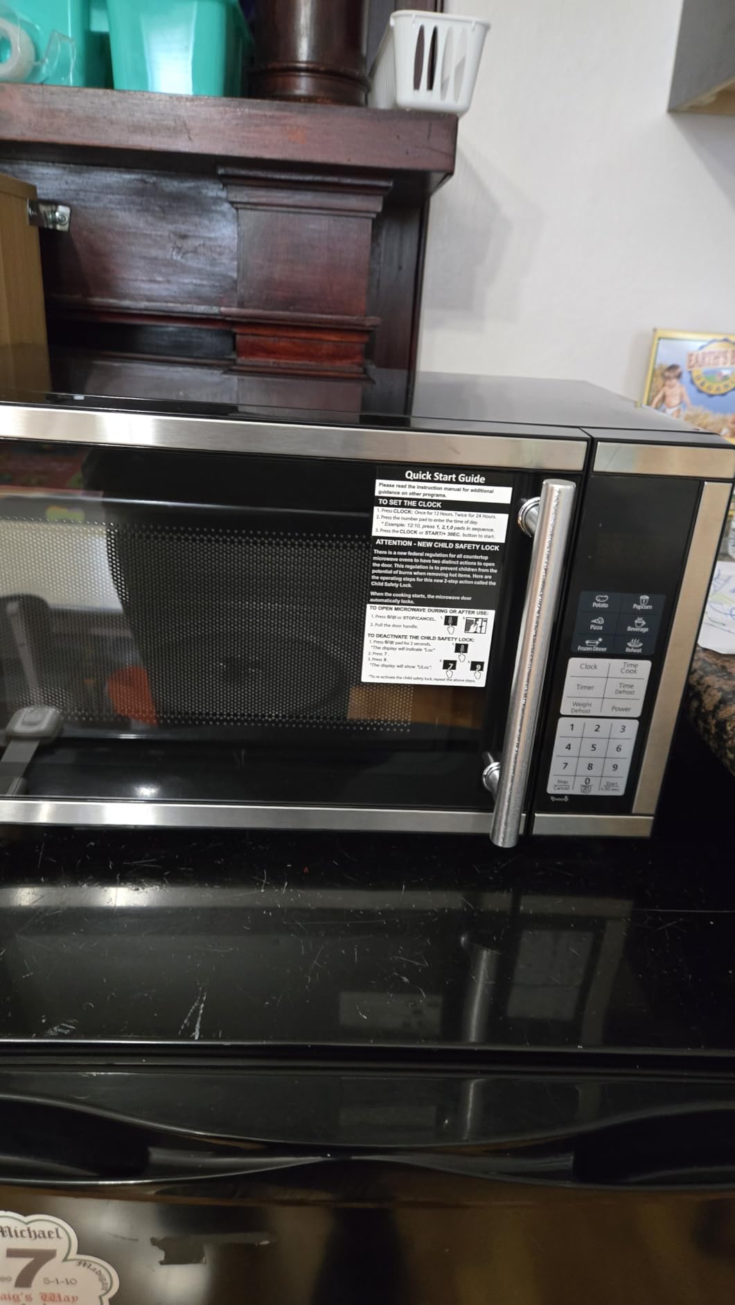 Countertop Microwave Ovens 0.7 Cu. Ft. 700 Watts Microwave Oven With LED Lighting, Turntable and Child Lock, Compact Microwave Perfect for Apartments and Dorms, Easy Clean Interior, Black customer photo 2