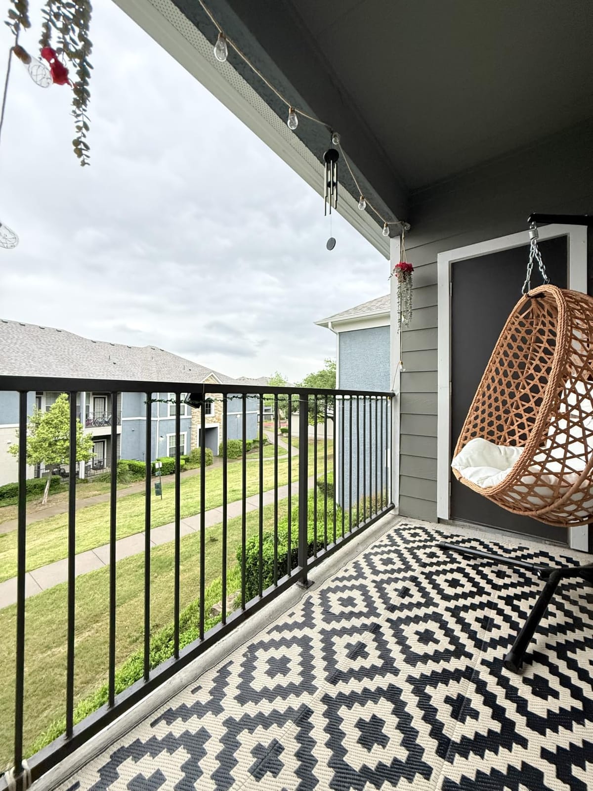 LEX CRAFT Egg Chair with Stand, Patio Wicker Hanging Chair, Hammock Swing Chair, 350LBS Capacity for Bedroom, Balcony, Garden (YE-BE) customer photo 1