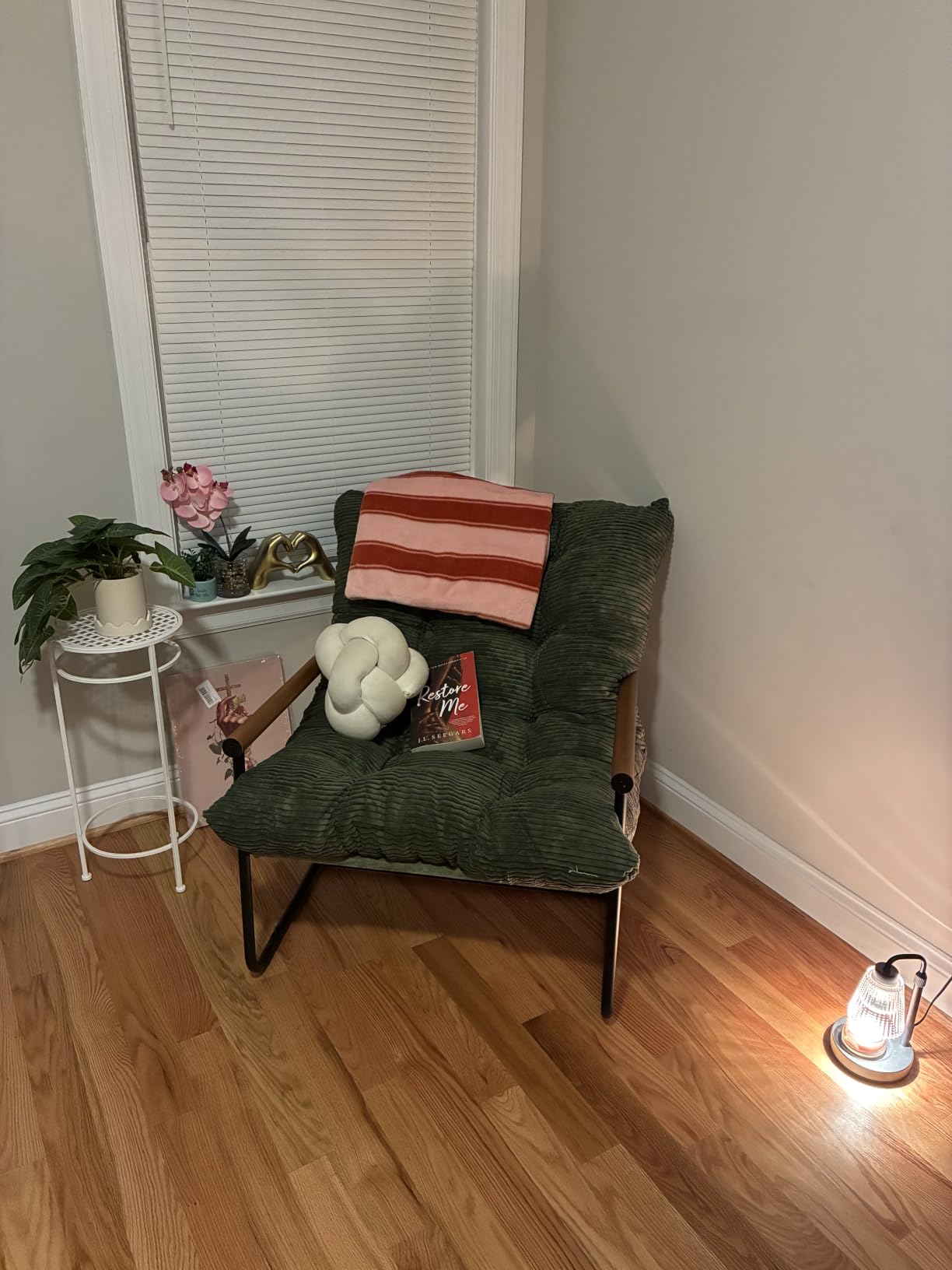 MAXYOYO Modern Accent Chair, Comfy Living Room Chair with Metal Frame | Accent Chair Upholstered Armchair with Soft Cushion for Bedroom Balcony Lounge Reading Room, Dark Green customer photo 1