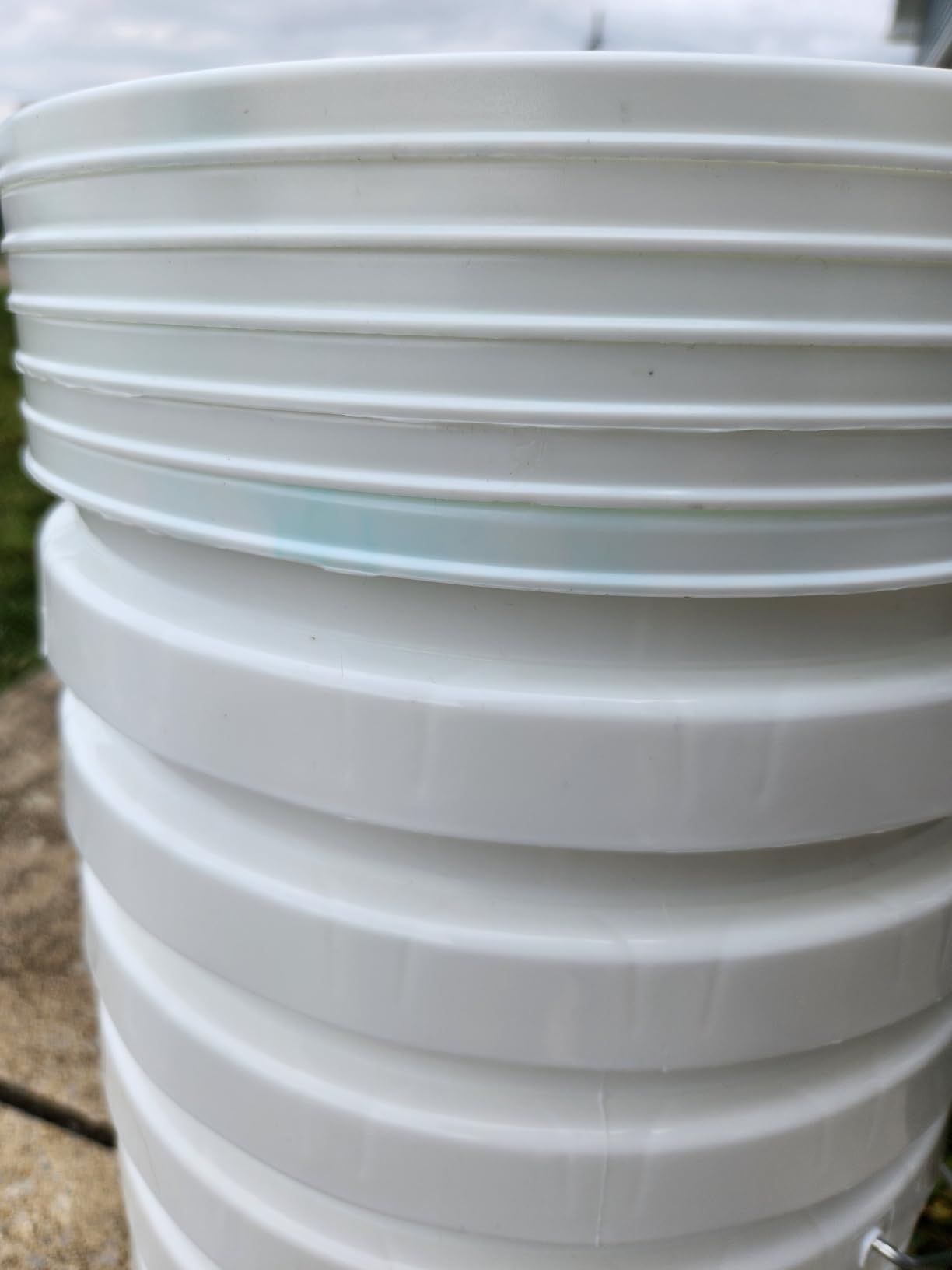 United Solutions 5-Gallon Heavy-Duty Buckets with Snap-On Lids, 6-Pack - BPA-Free, Food-Grade Plastic, Multi-Purpose Storage for Home, DIY, and Job Sites - White customer photo 2