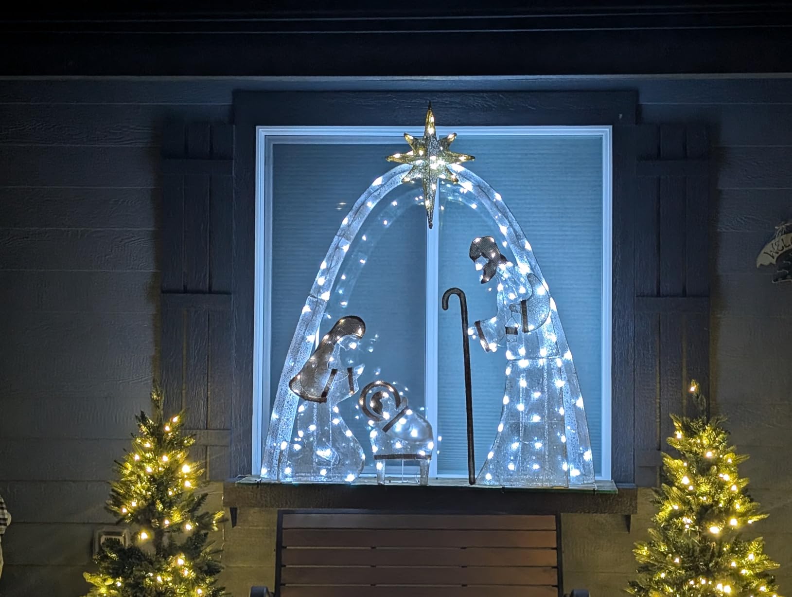 Yardenaler 5FT Lighted Nativity Scene Set with 150 LED Lights for Christmas Decoration, Pre-Lit Iridescent Nativity Scene Xmas Decor, 3D Glittered Standing Holiday Display for Outdoor, Indoor, White customer photo 2