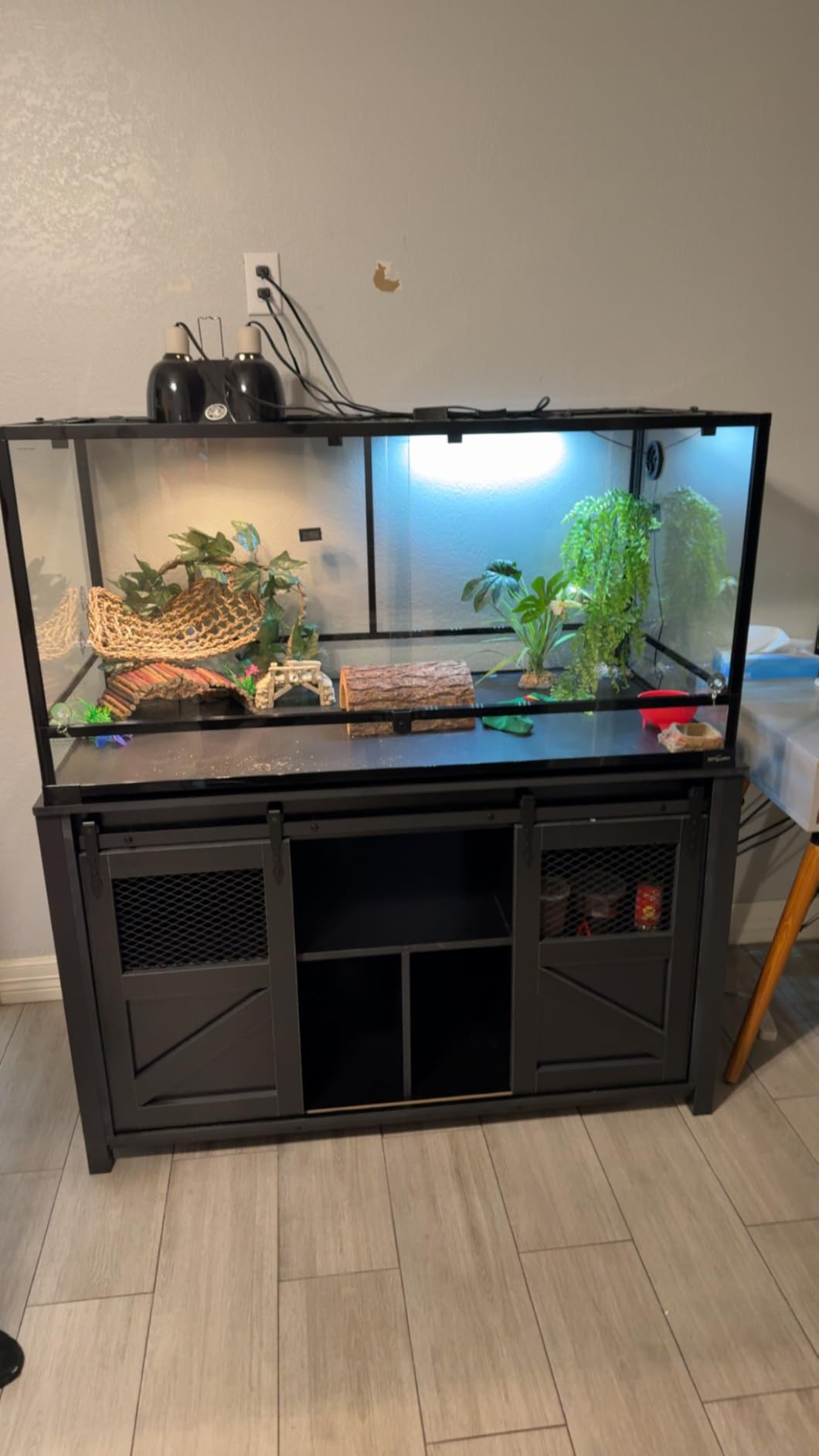 YITAHOME 120 Gallon Fish Tank Stand with Power Outlets | Heavy Duty Metal Large Aquarium Stand with Cabinet, Reptile Terrariums Table for Turtle, 1100LBS Capacity, Black customer photo 2