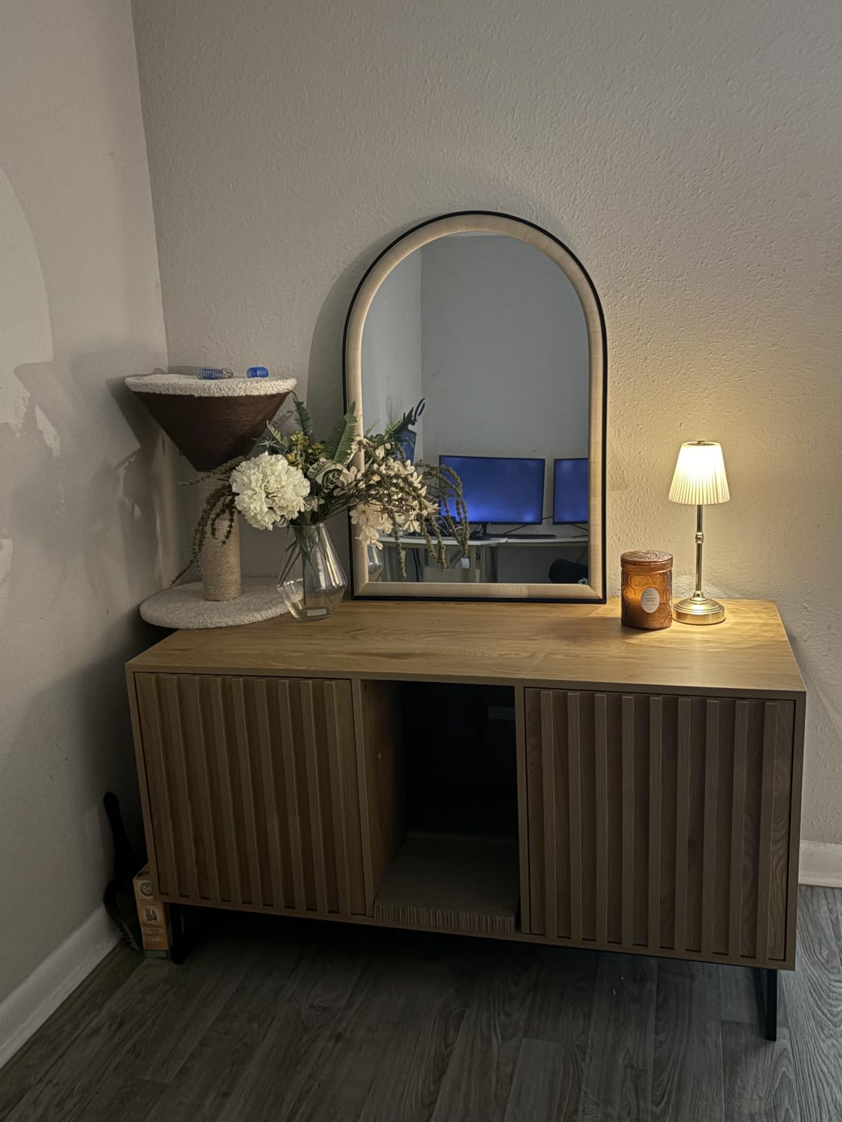 Halitaa Cat Litter Box Enclosure, Modern Hidden Litter Box Furniture with Scratch Pad, Indoor Cat Washroom House End Table, Entryway Bench for Livingroom (Walnut) customer photo 1