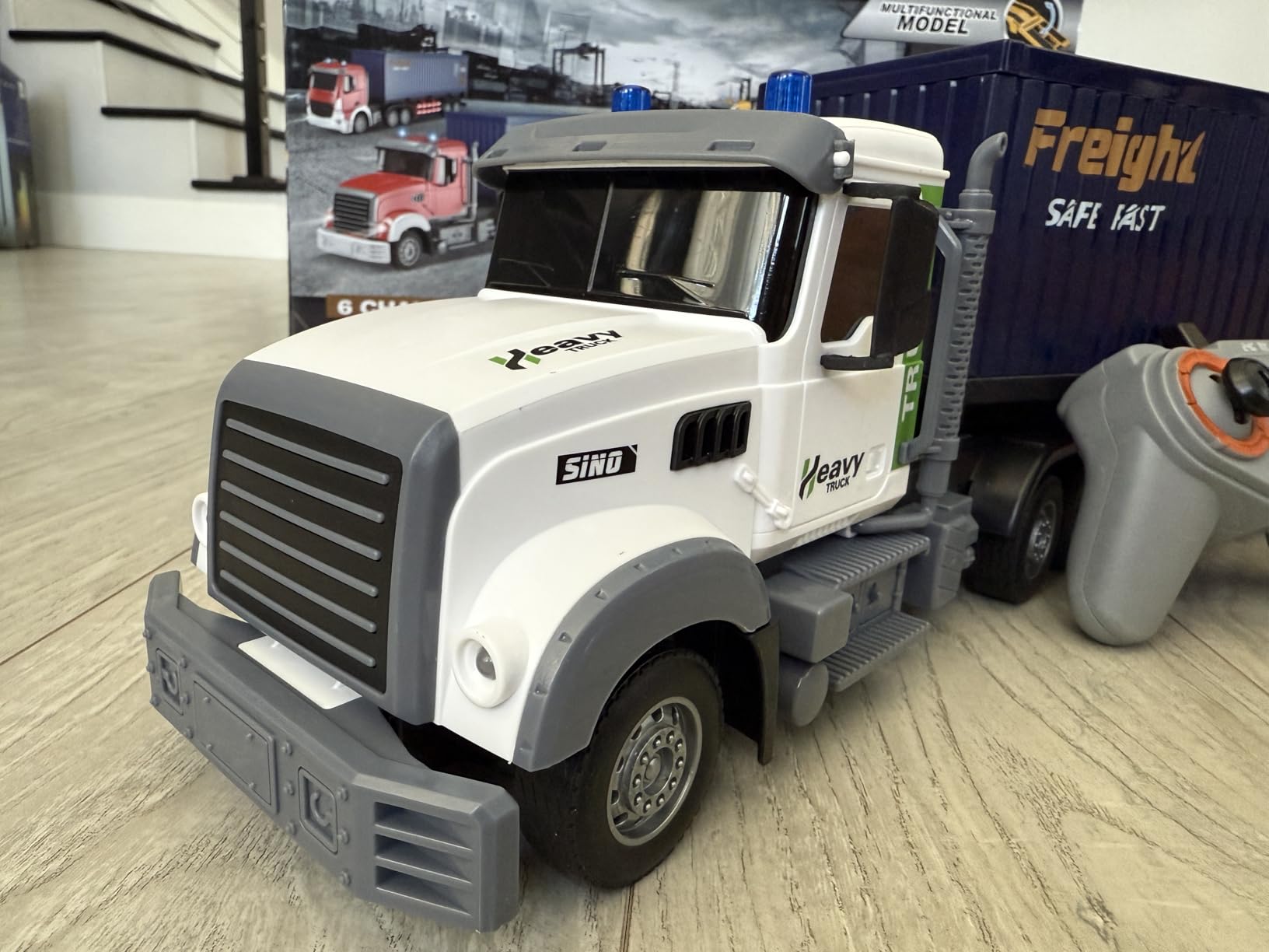 23.6-Inch 9-Channel Remote Control Semi Truck with Trailer - 1:24 Scale RC Container Carrier Truck Toy for Kids 3-8, Dual Batteries, Light & Sound Effects customer photo 1