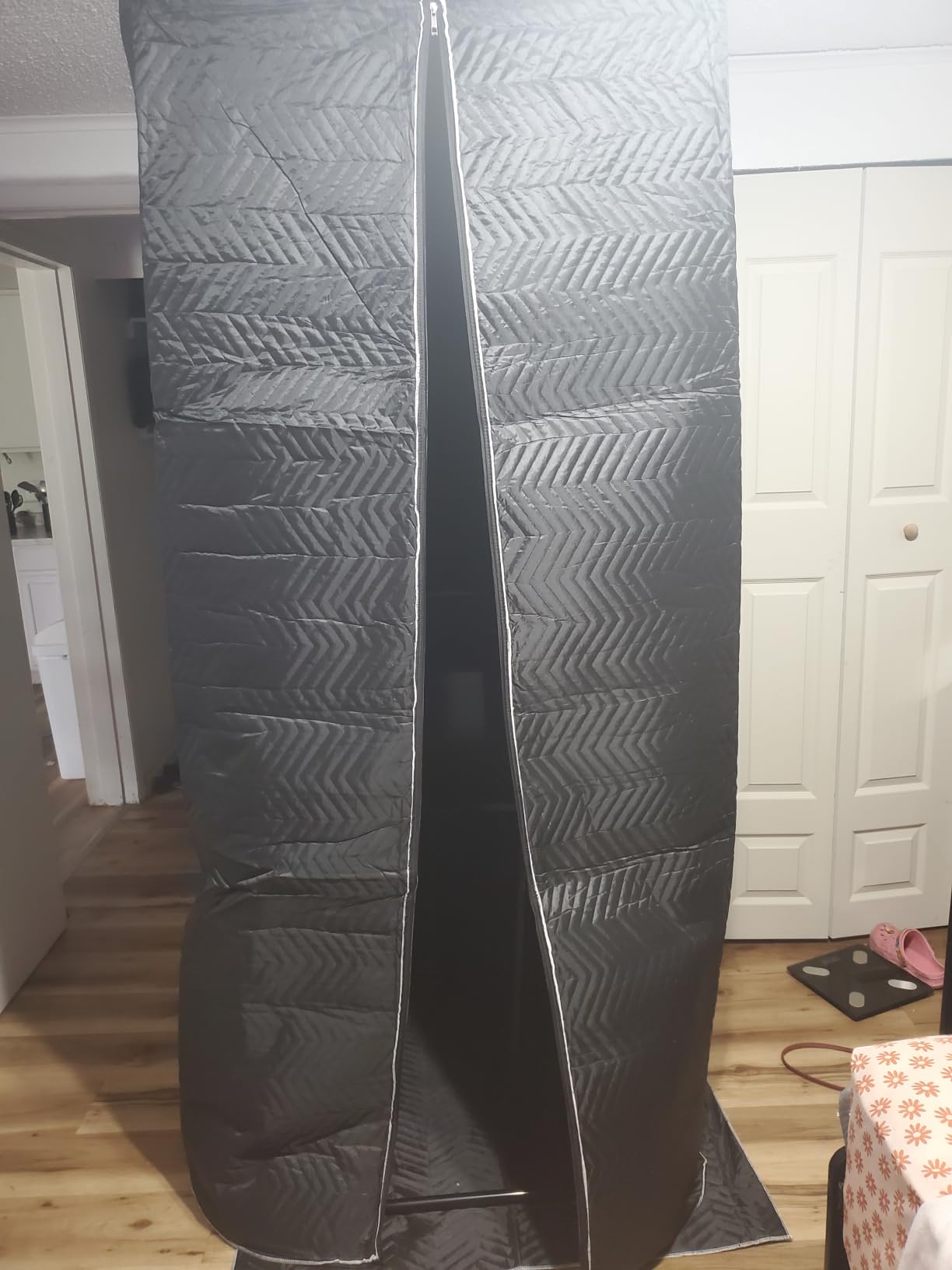 Moukey Portable Vocal Booth, One-piece Design Recording Booth with 720 Degree Sound Dampening, Home Studio Soundproof Booth for Voiceover, Podcast, Singing customer photo 2