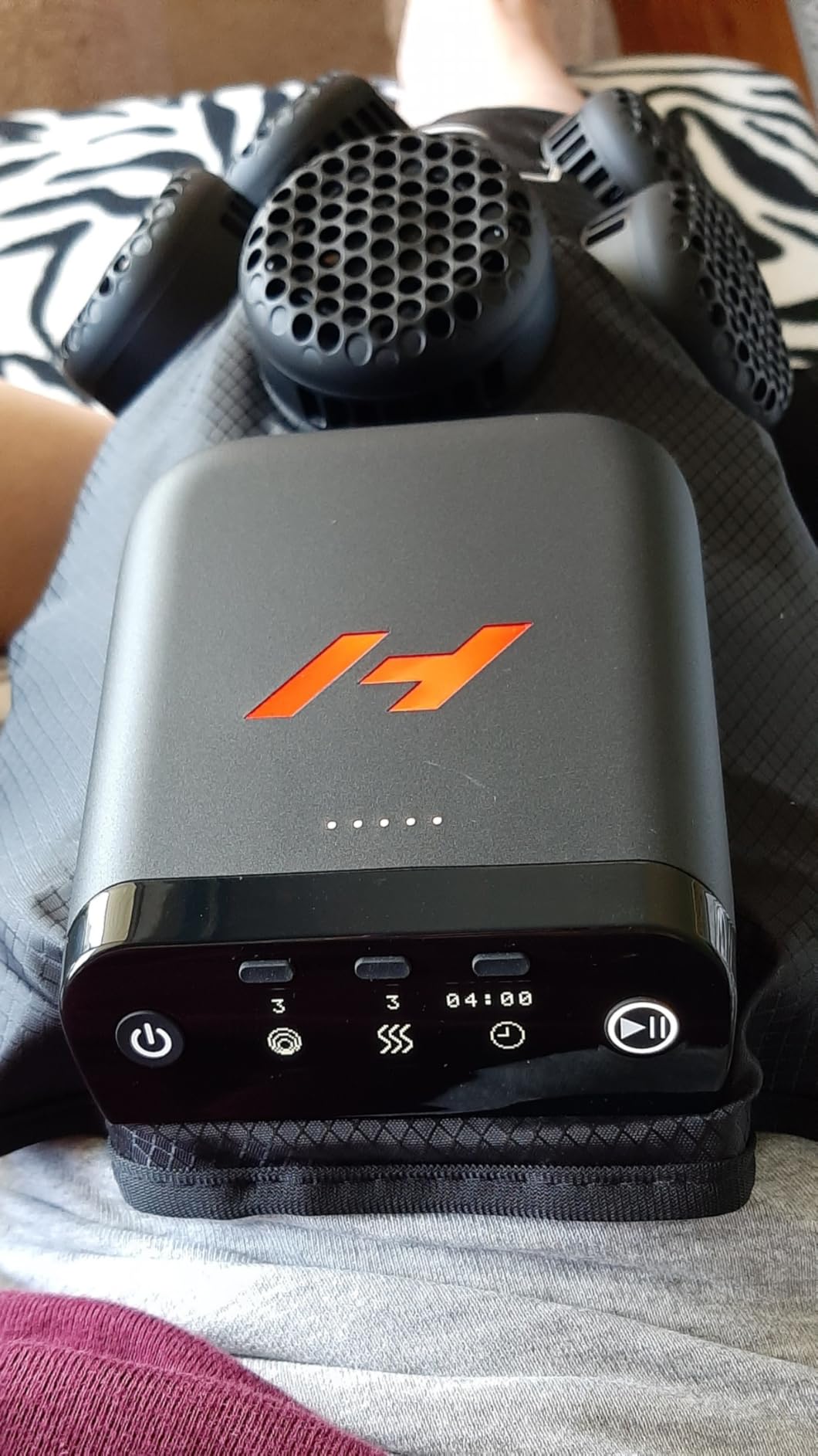 Hyperice X2 Knee Advanced Heat and Cold Contrast Recovery Therapy Device | Help with Pain and Inflammation | Increased Range of Motion | FSA-HSA Eligible | 5 Levels of Compression | 2 Extenders | TSA customer photo 1