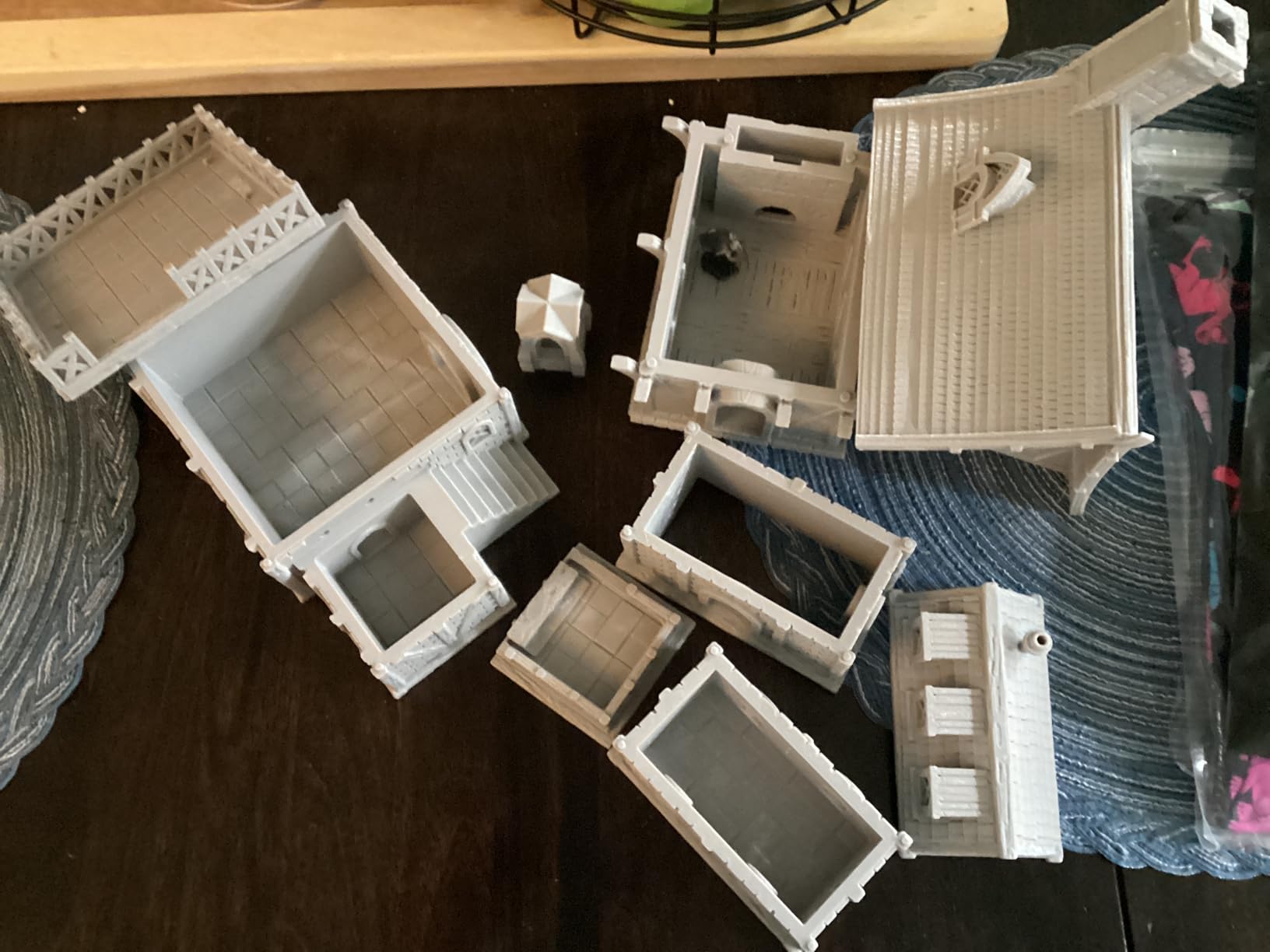 HAUTICO Medieval Tabletop Terrain Set for 18mm & 28mm Miniatures - Paintable Wargame & Diorama Building Kit (28mm Scale) customer photo 1