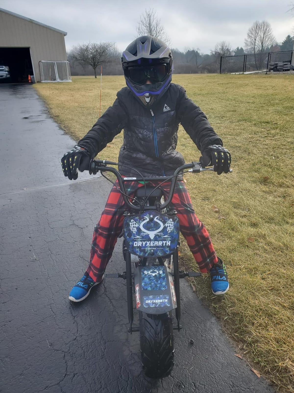 BRM100 Mini Dirt Pit Bike 105cc 4-Stroke Off Road for Teens Adults 220 LBS | 3.5HP EPA-Approved Engine, Up To 30 Mph, Rear Disc Brake, 145/70-6 Knobby Fat Tires, Pull-Start, 90% Assembled, Black, Plus customer photo 1