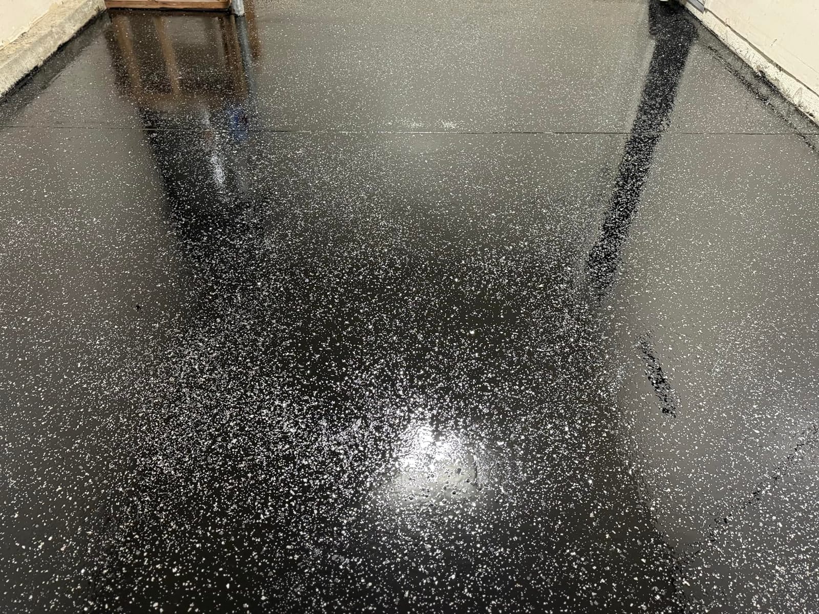 Gorilla Epoxy Garage Floor Coating Kit, 7 pc, 1-Car, 275 sq. ft. Coverage | 100% Solids, Superior Adhesion, Incredibly Durable, High Gloss Gray Finish, Ideal for Concrete Flooring, Quick Curing customer photo 1