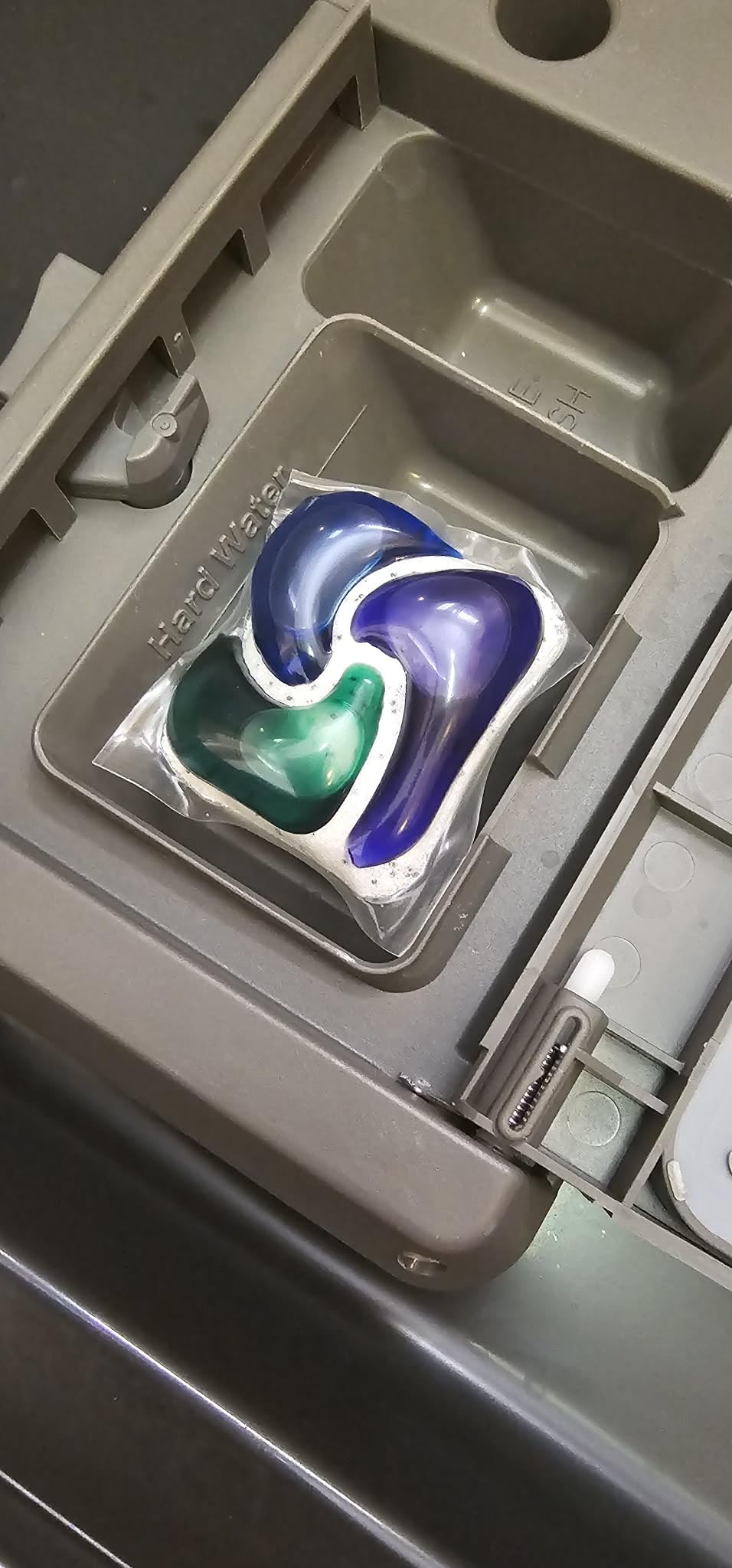 Cascade Platinum Plus Dishwasher Pods, Dish Detergent Soap, Clean Scent, 62 Count customer photo 1