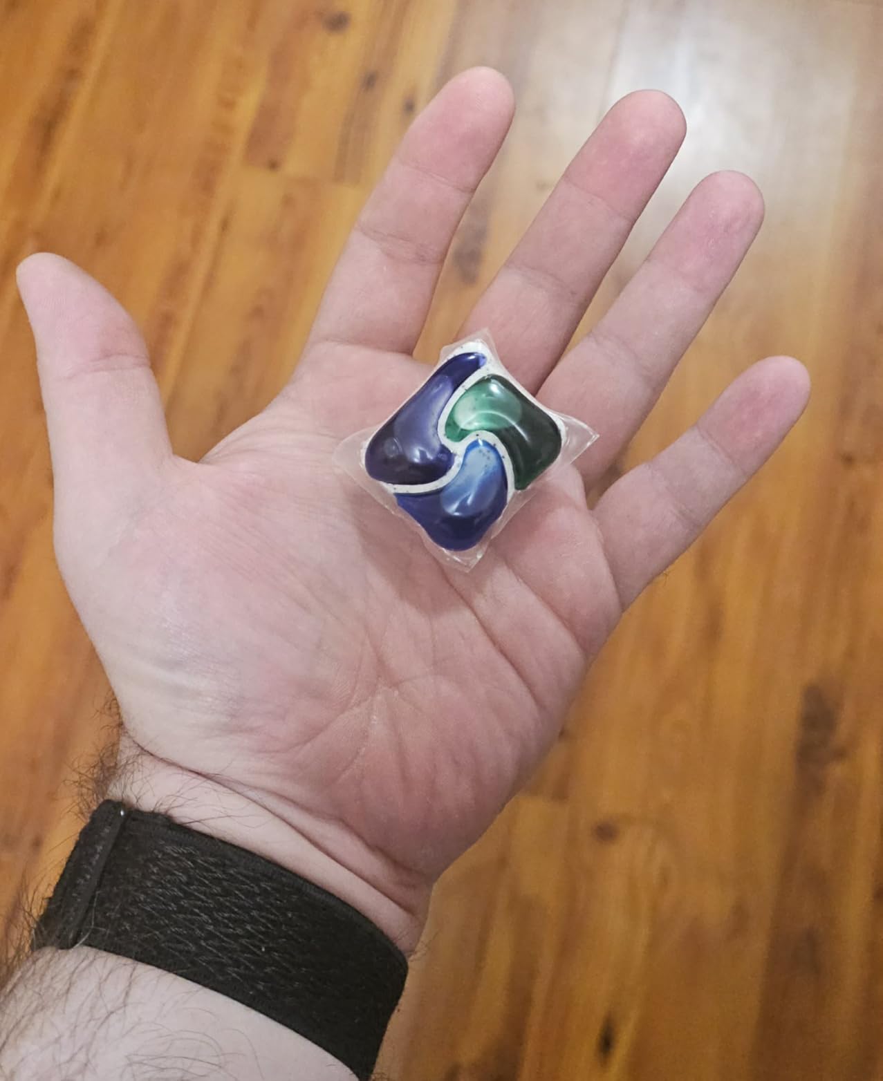 Cascade Platinum Plus Dishwasher Pods, Dish Detergent Soap, Clean Scent, 62 Count customer photo 2