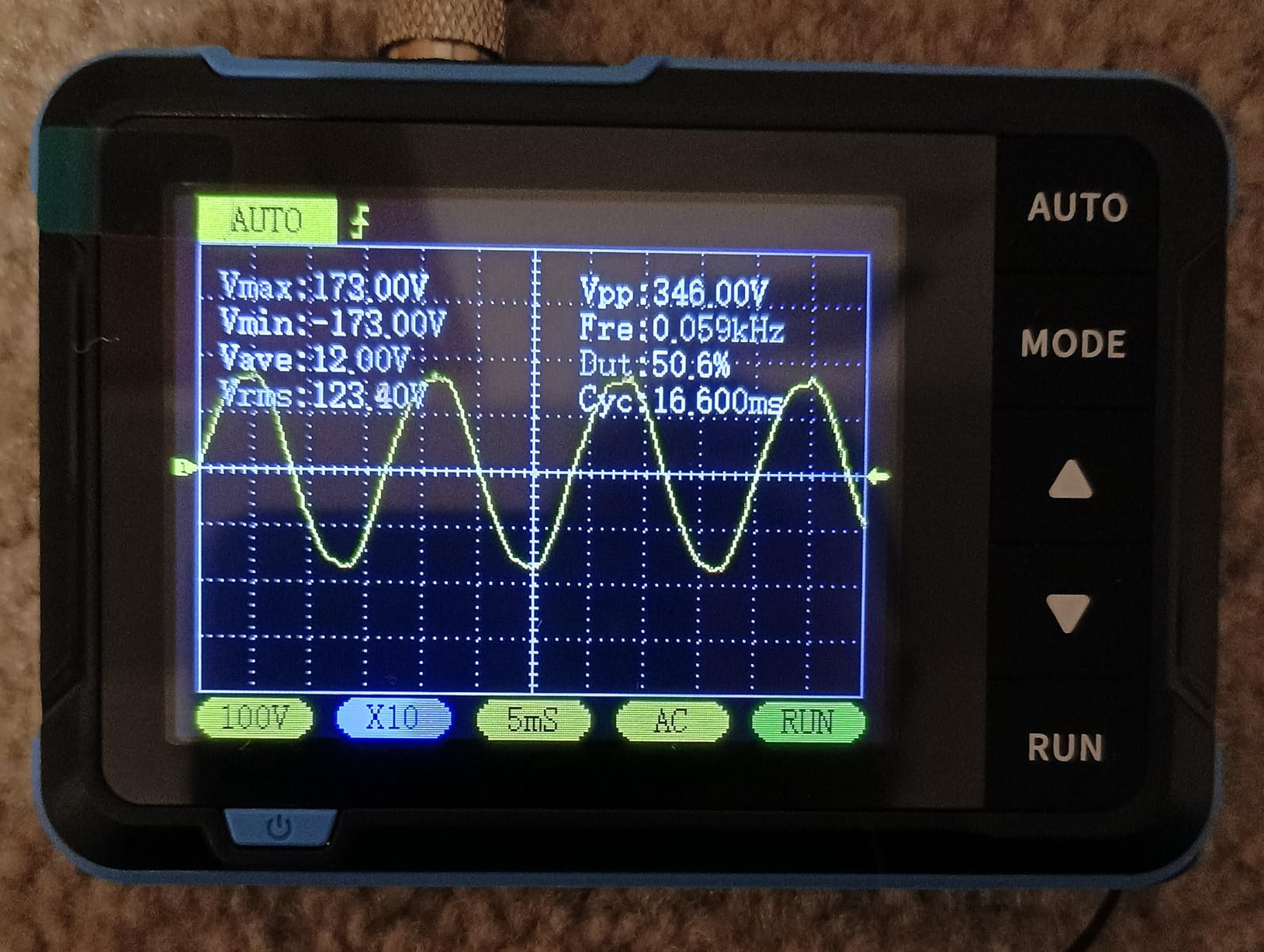 FNIRSI DSO152 Handheld Oscilloscope 200kHz Bandwidth, 2.5MS/s Sampling Rate customer photo 1