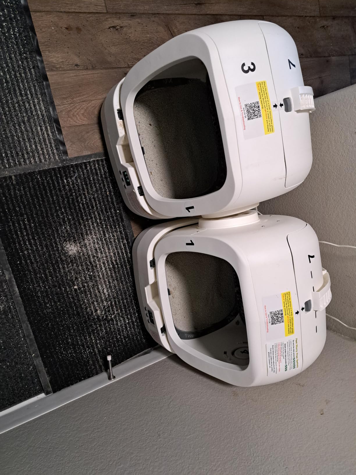 Mintakawa Automatic Cat Litter Box Self Cleaning - APP Control and Weight Monitoring - Ultra-Quiet, Suitable for Medium Cats and Kittens, Safe Anti-Pinch Litter Box (Assembly Required) - White customer photo 1