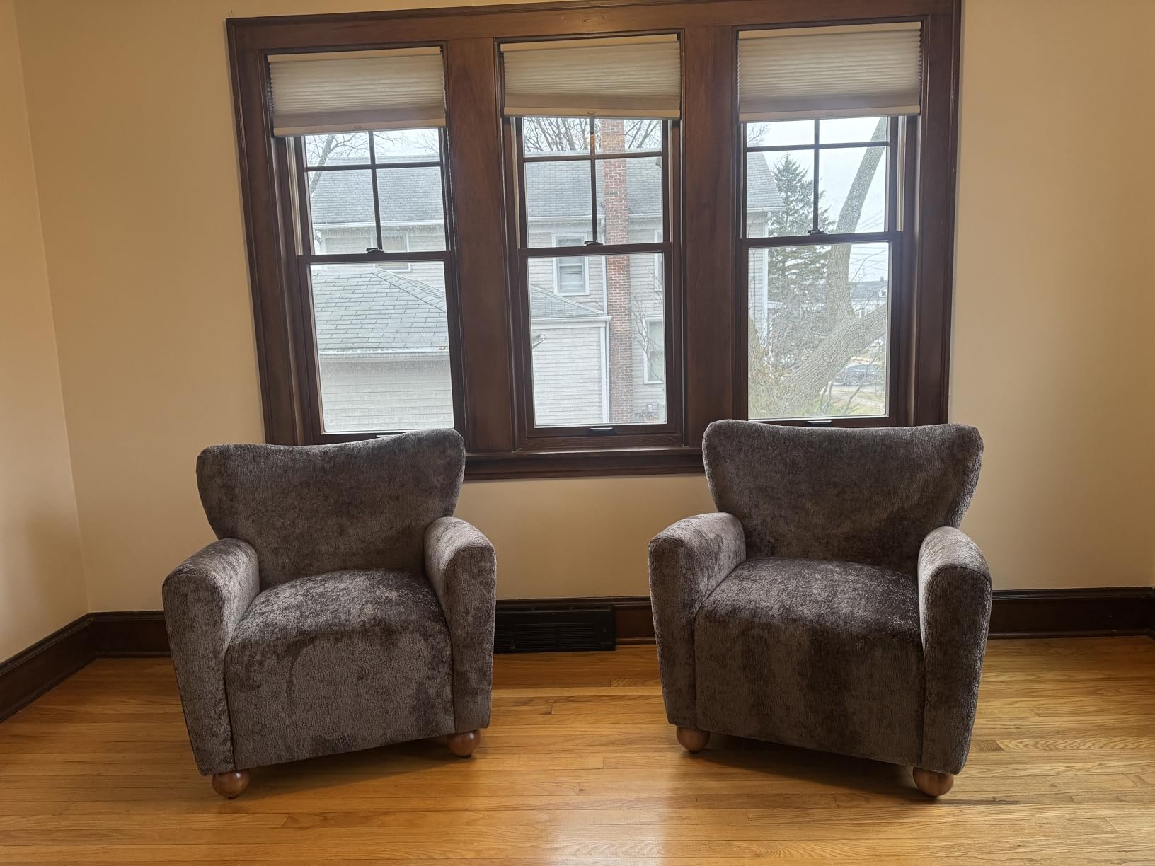 Christopher Knight Home Lindy Wingback Accent Chair, Upholstered Armchair with Rounded Wooden Legs, Curved Backrest Single Sofa, Soft Cushion Seating, Comfy Lounge Chair for Living Room, Light Brown customer photo 1