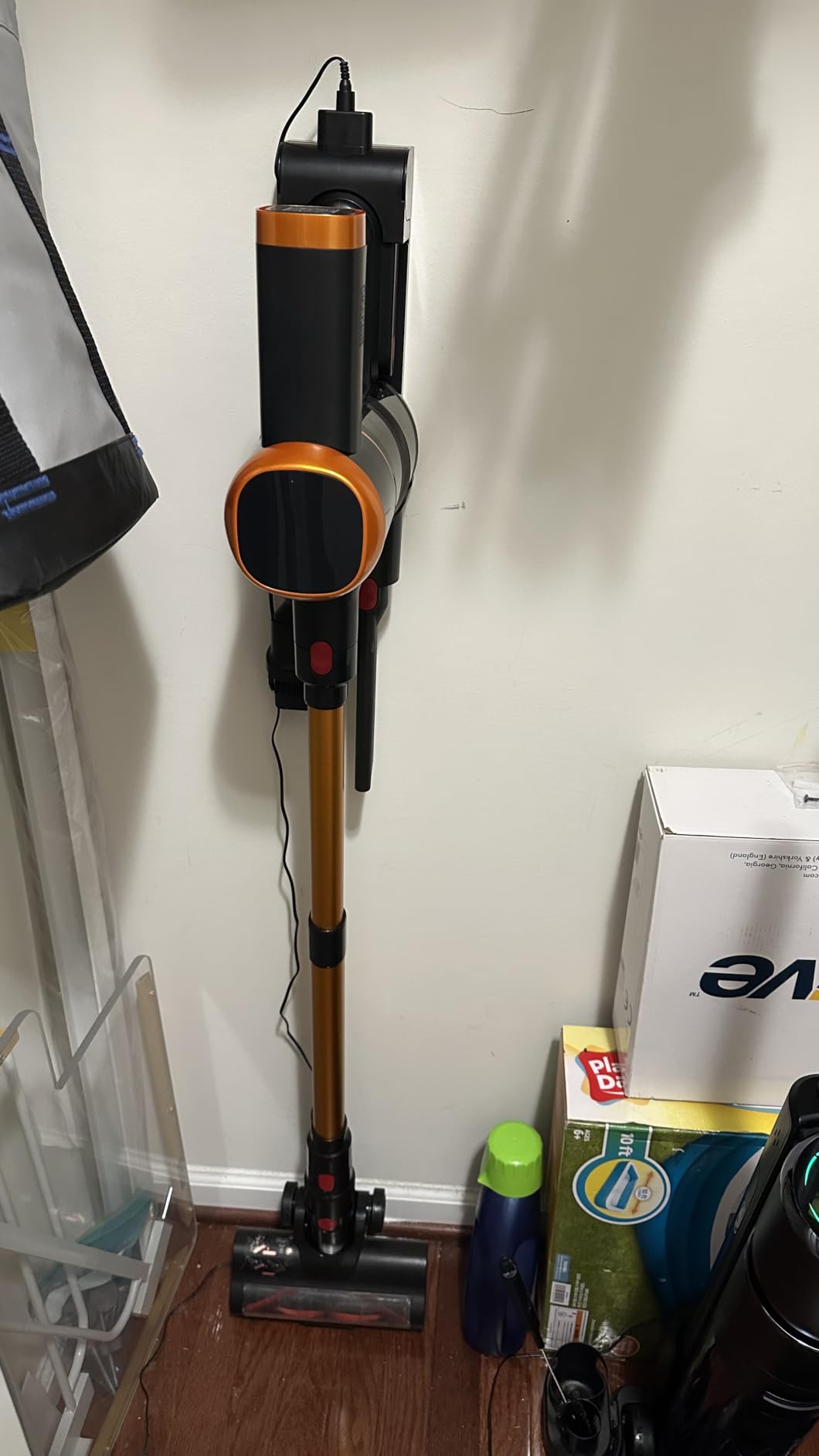 Tikom V500 Cordless Vacuum Cleaner for Home, 40000Pa/450W Stick Vacuum with LED Touch Screen, Charging Wall Dock, Anti-Tangle, Lightweight Handheld Vacuum for Pet Hair, Hard Floor, Carpet customer photo 1