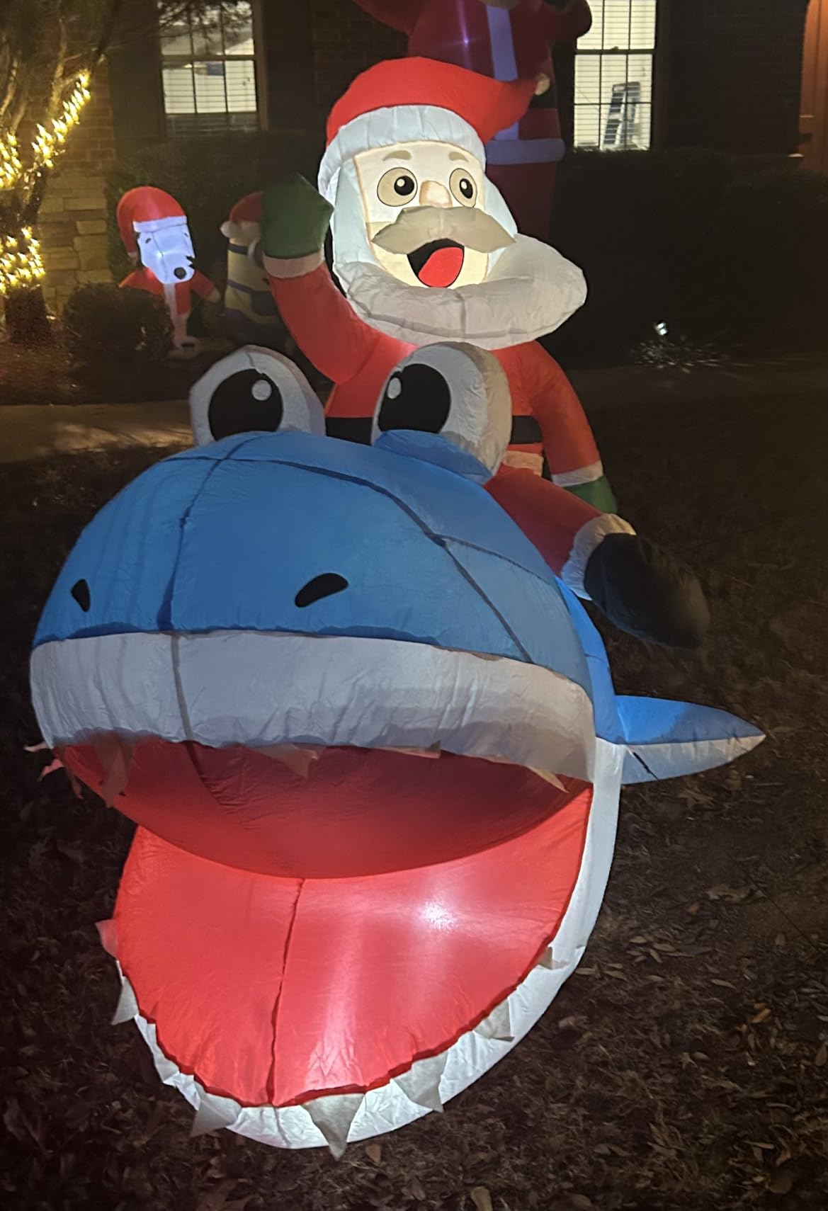 JOYIN 8 FT Long Christmas Inflatables Santa Outdoor Decorations, Christmas Blow Ups Santa Riding on Shark for Yard with Build-in LEDs for Xmas Party Decor Yard Outside Garden Holiday Decoration customer photo 1