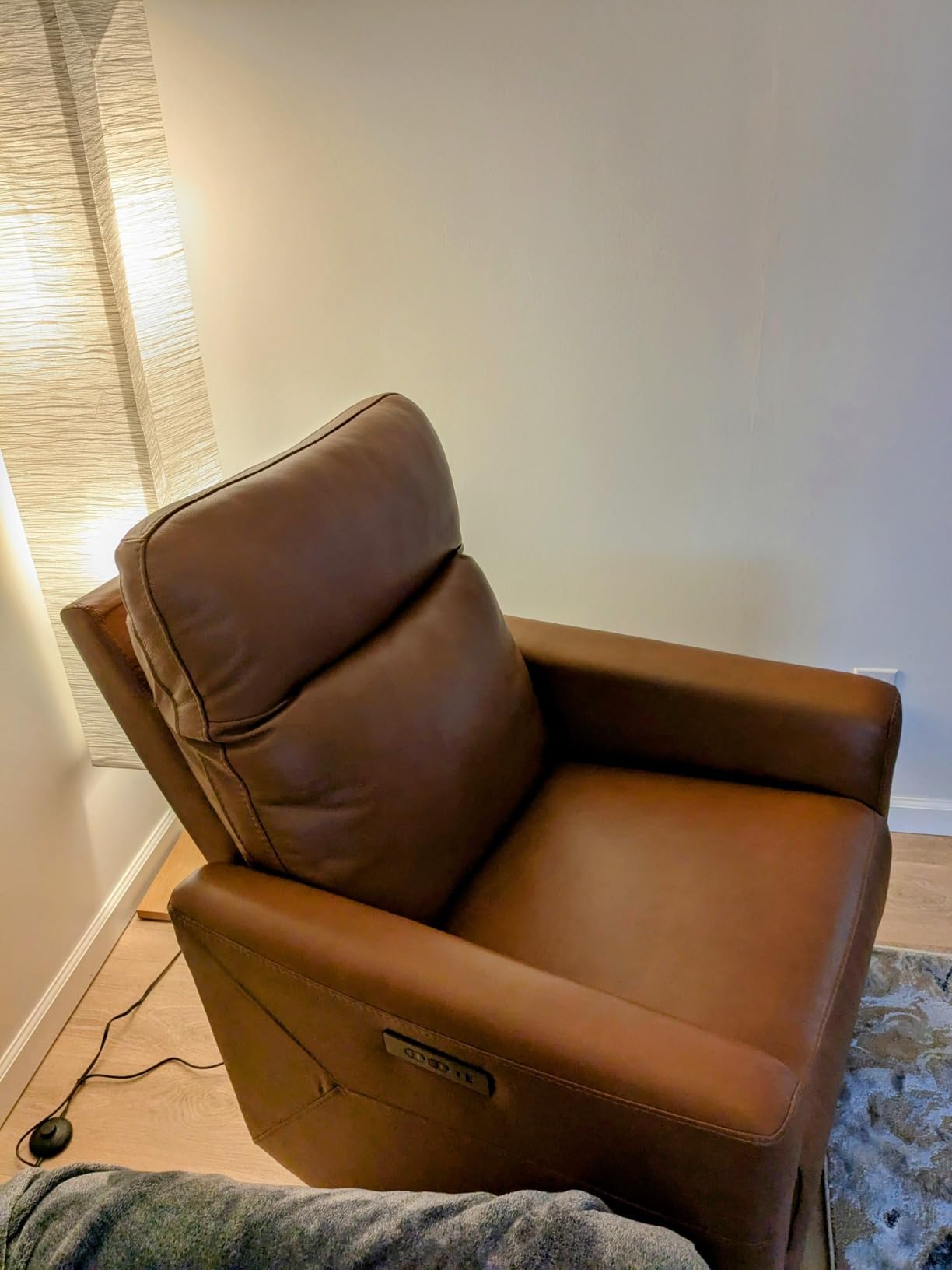 CHITA Genuine Leather Wall Hugger Power Recliner Chair for Adults, Beige | Electric Recliner for Small Spaces with Adjustable Power Headrest, USB/Type-C Charging Ports, Ideal for Living Room & RV customer photo 1