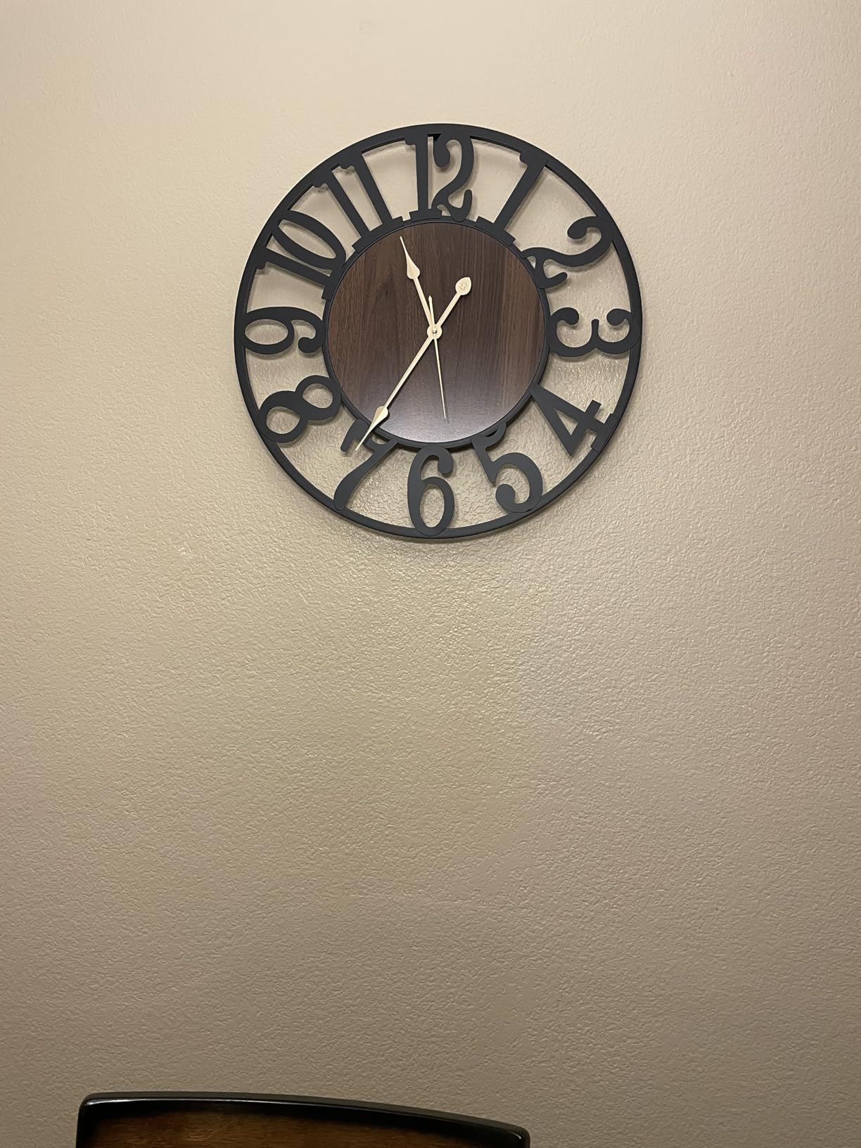 Vantic 32 Inch Large Wall Clock, Roman Numeral Metal Oversized Wall Clocks | Vintage Round Modern Metal Wall Clock for Living Room Decor, Bedroom & Kitchen, Silent/Non Ticking/Battery Operated customer photo 1