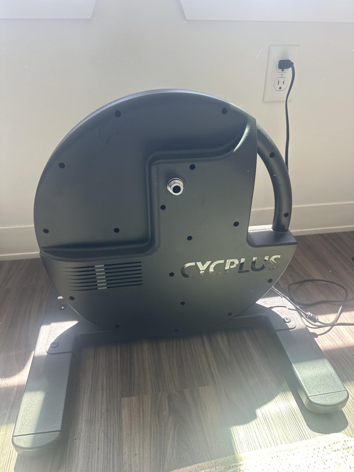 CYCPLUS Smart Bike Trainer R200, 2200W, 19% Gradient, Brushless Motor, Supports Self-powered and Plug-in, Virtual Shifting, Uphill & Downhill Simulation, Super Quiet, Indoor customer photo 1