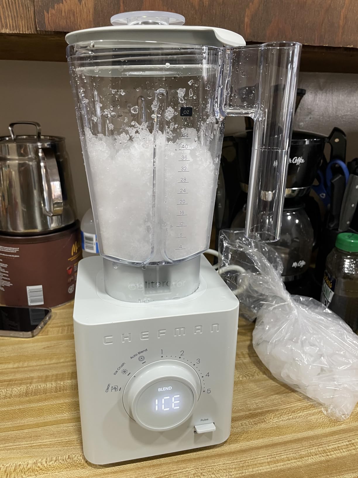 Chefman Obliterator 48 oz Countertop Blender for Smoothies, 1380W Motor to Crush Ice, Nuts, and Frozen Fruit, Stainless Steel Blade, Auto Blend Function, Includes Tamper and Scraper customer photo 1