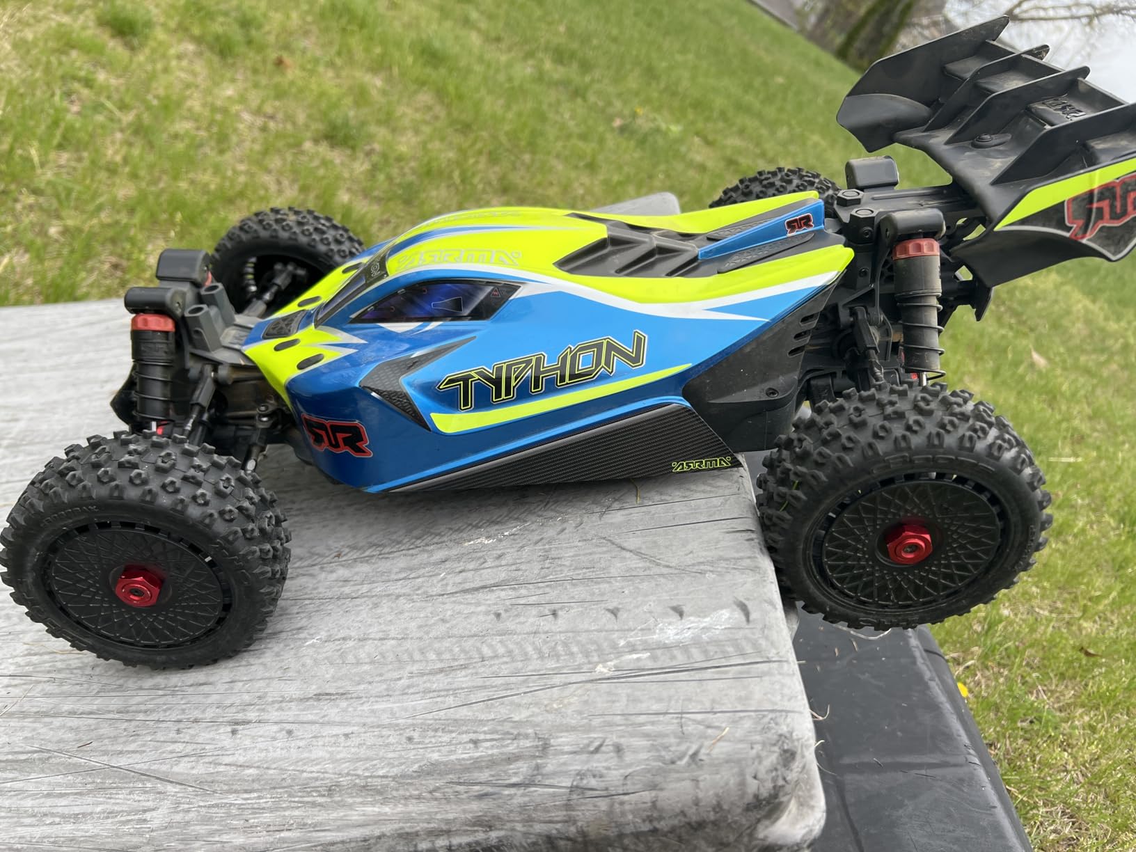 ARRMA RC Car 1/8 Typhon 4X4 223S BLX BRUSHLESS Buggy RTR (Battery and Charger Not Included) with DSC RED/Blue, ARA4306V4T3 customer photo 1