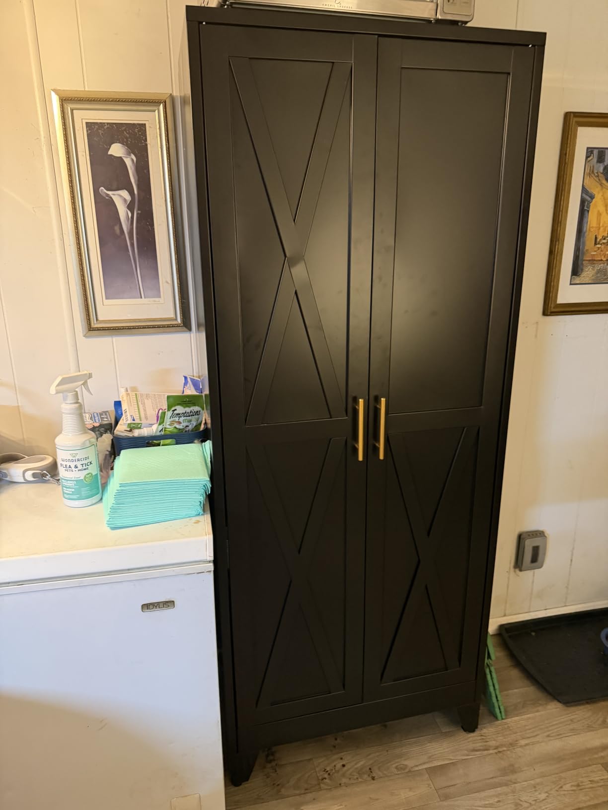 Farmhouse Corner Cabinet, 63