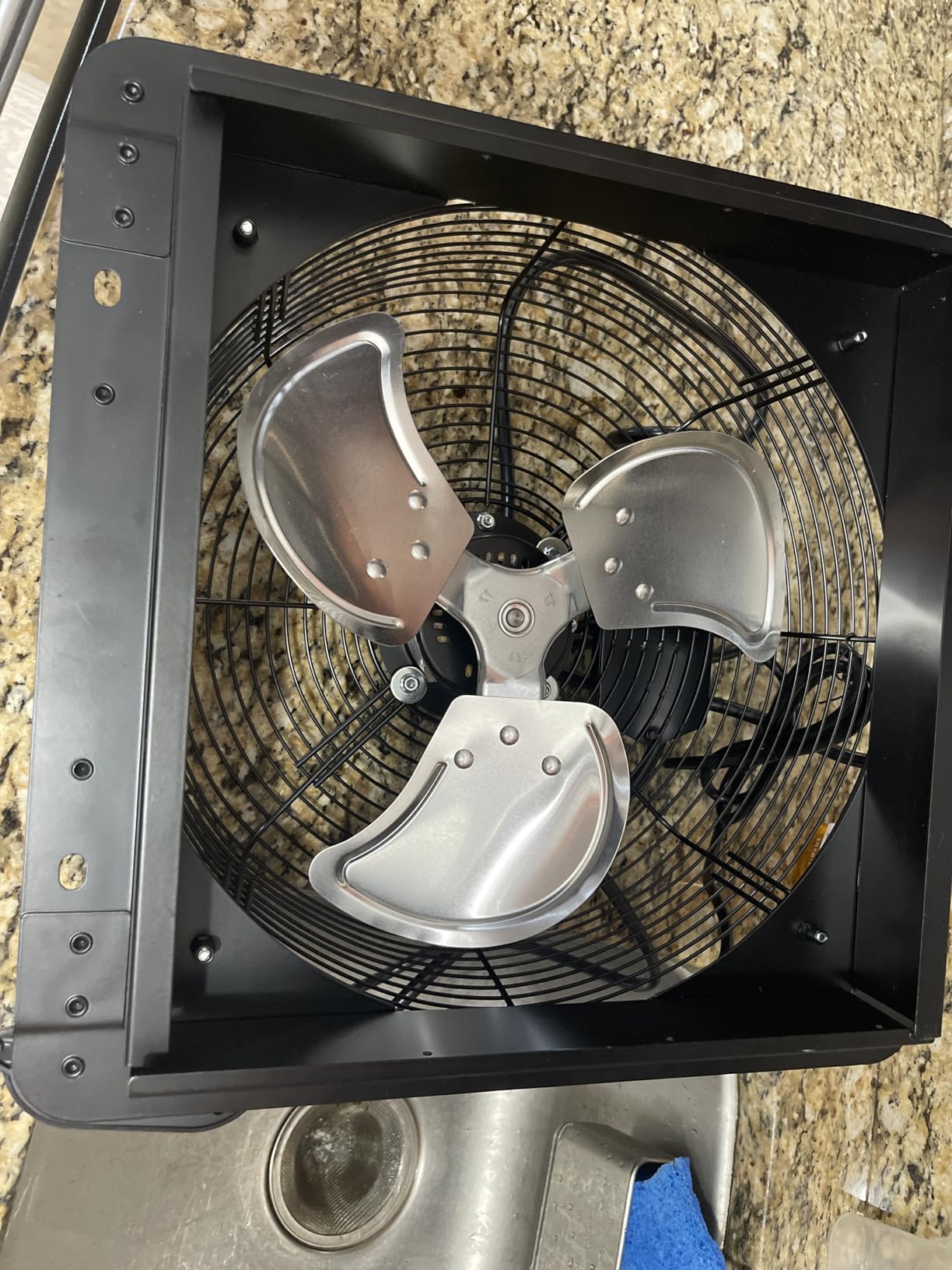 VEVOR 24'' Exhaust Fan, Wall Mounted Attic Fan with Variable Speed controller, 4800 CFM, Automatic Shutter, Ventilation and Cooling, Black customer photo 2