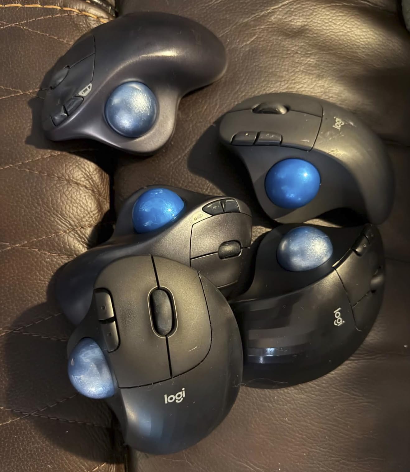 Logitech 910007026 Ergo M575S Wireless Ergonomic Trackball Mouse - Black customer photo 1