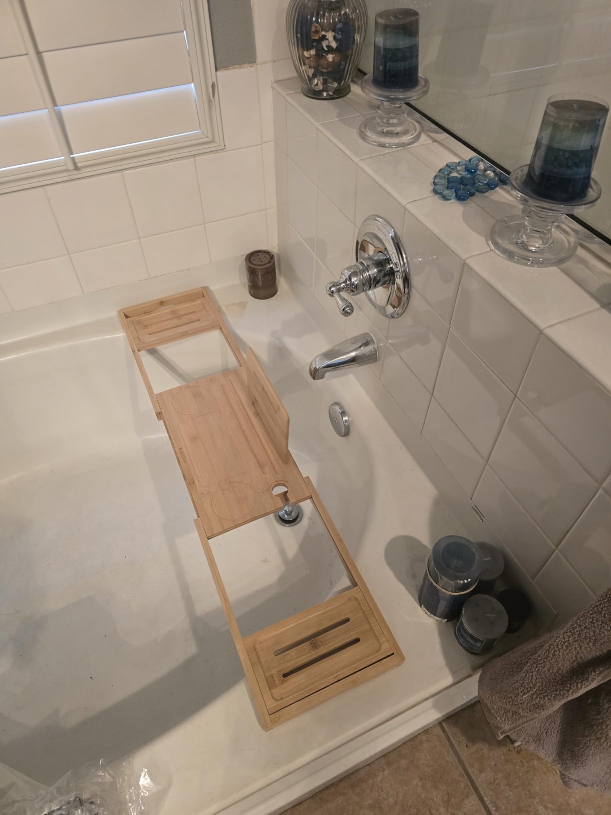 Premium Bathtub Tray - Expandable Bamboo Wooden Bath Trays for Bathub - Bath Tub Table Tray for Bathtub/Tub,Adjustable Size, Fits Most Tubs customer photo 1