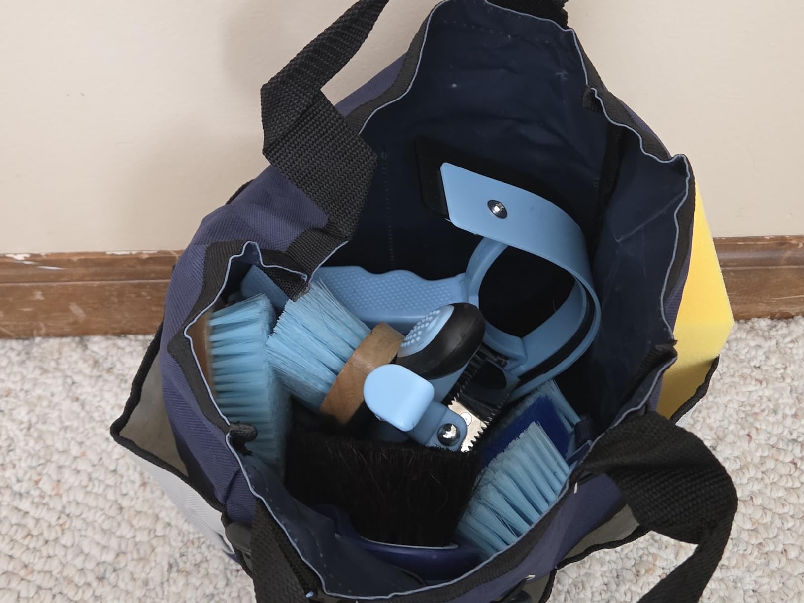 Horse Grooming Kit, 14-in-1 Professional Horse Brush Supplies Set for Grooming & Care, with Horse Brushes, Curry Comb, Hoof Pick & Waterproof Storage Tote Bag for Shining, Detangling, Massaging (Blue) customer photo 1