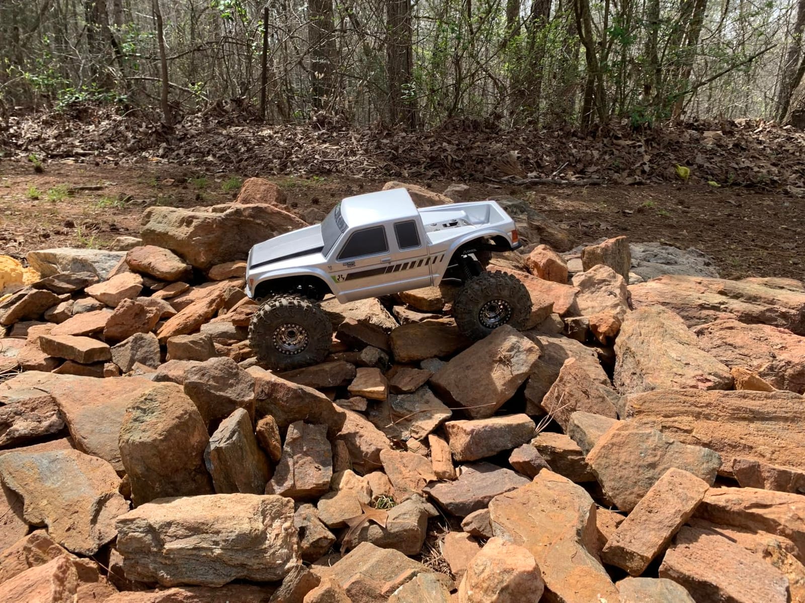 Axial RC Truck 1/10 SCX10 III Coyote 4X4 RTR (Battery and Charger Not Included) Brushed Rock Crawler, Silver, AXI-2036T1 customer photo 2