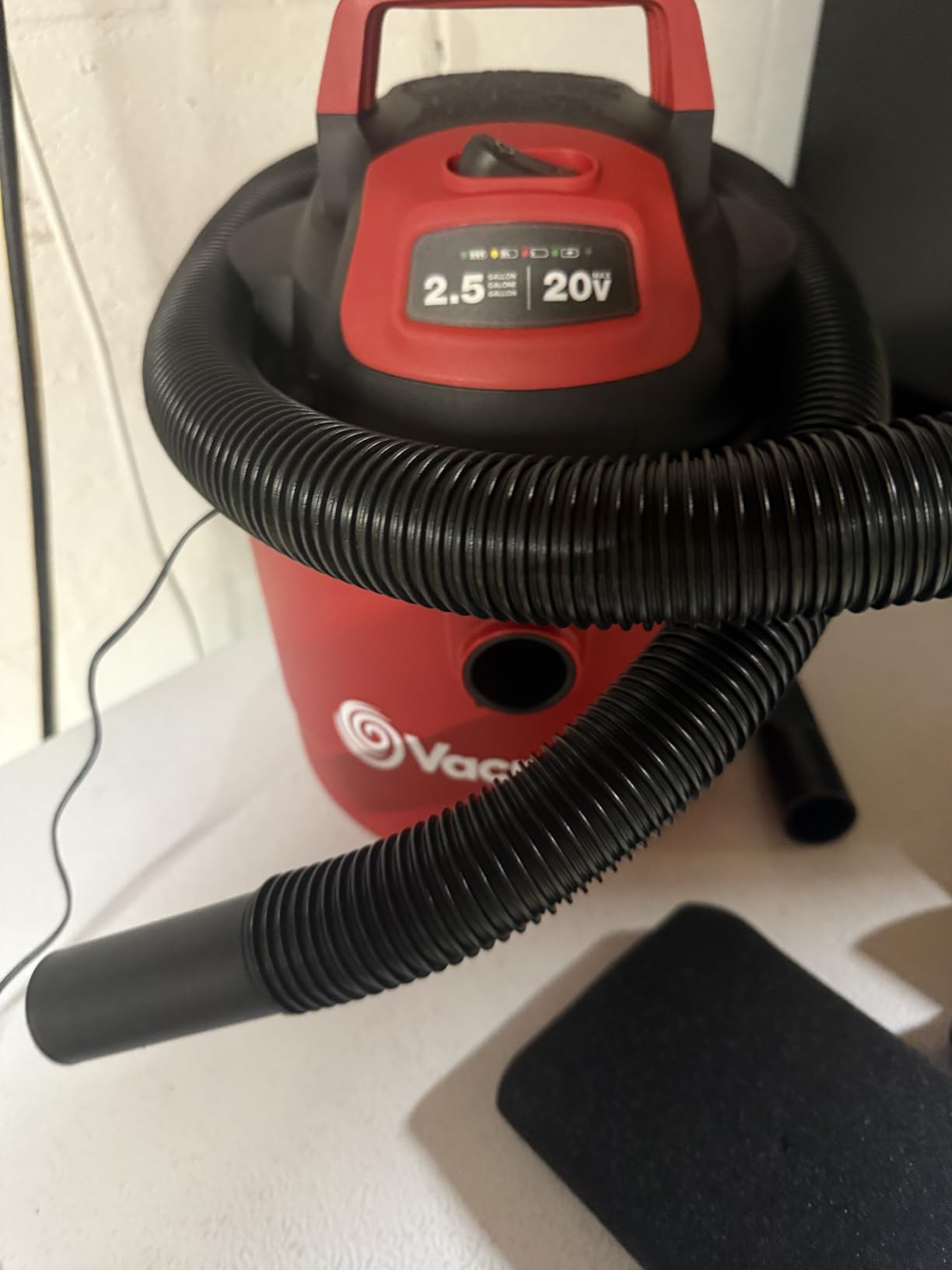 Vacmaster DVOM202P 1101 2.5-Gal 20V Cordless Portable Wet/Dry Vac Red customer photo 1