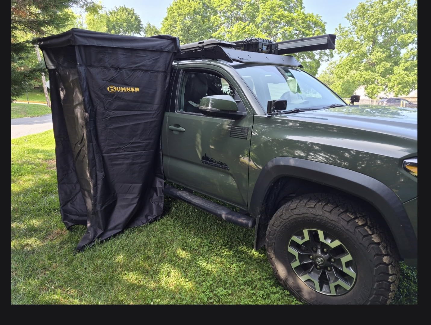 BUNKER INDUST Car Side Shower Tent with Roof, Portable Outdoor Camping Shower Bathroom with Roof & LED Light for SUV Truck Overland customer photo 1