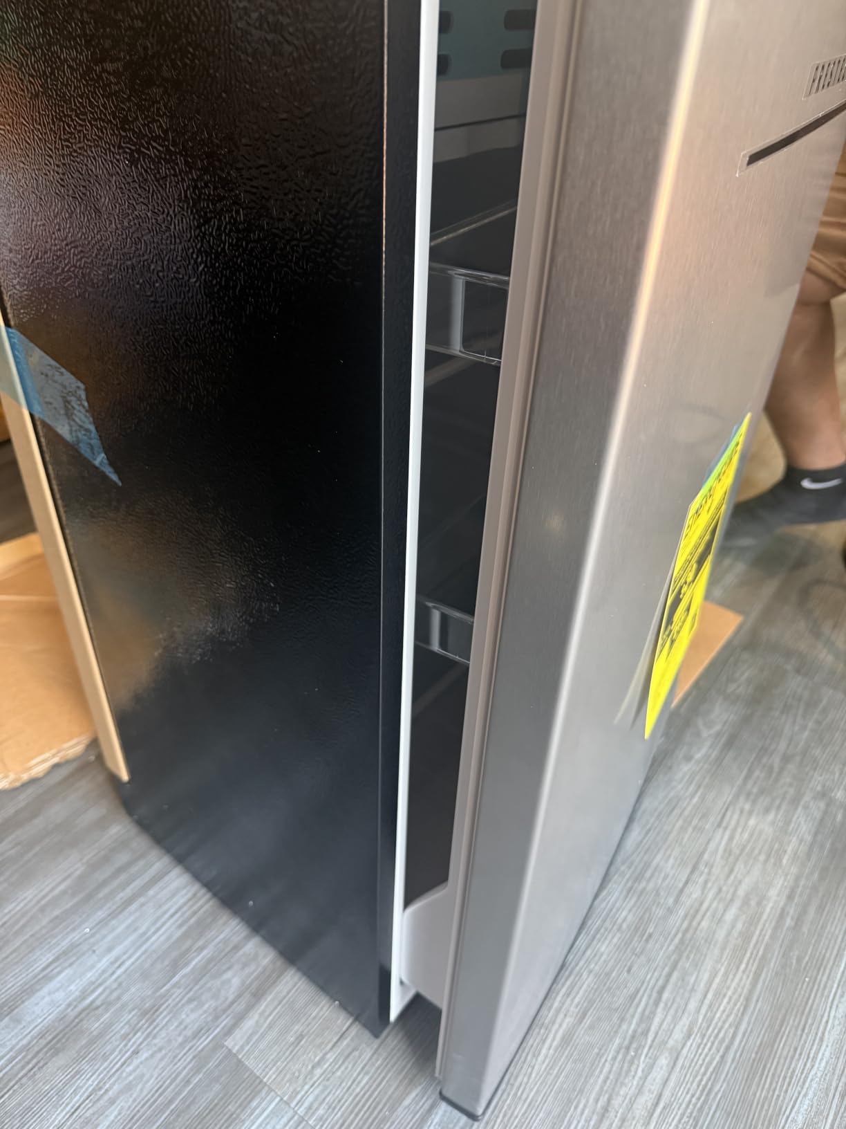 3.2 Cu. Ft. Mini Fridge with Freezer Small Refrigerator, Mini fridge for Bedroom, Dorm, Single Door, Energy Saving, Low Noise, Mini Fridge for Office (Grey) customer photo 1