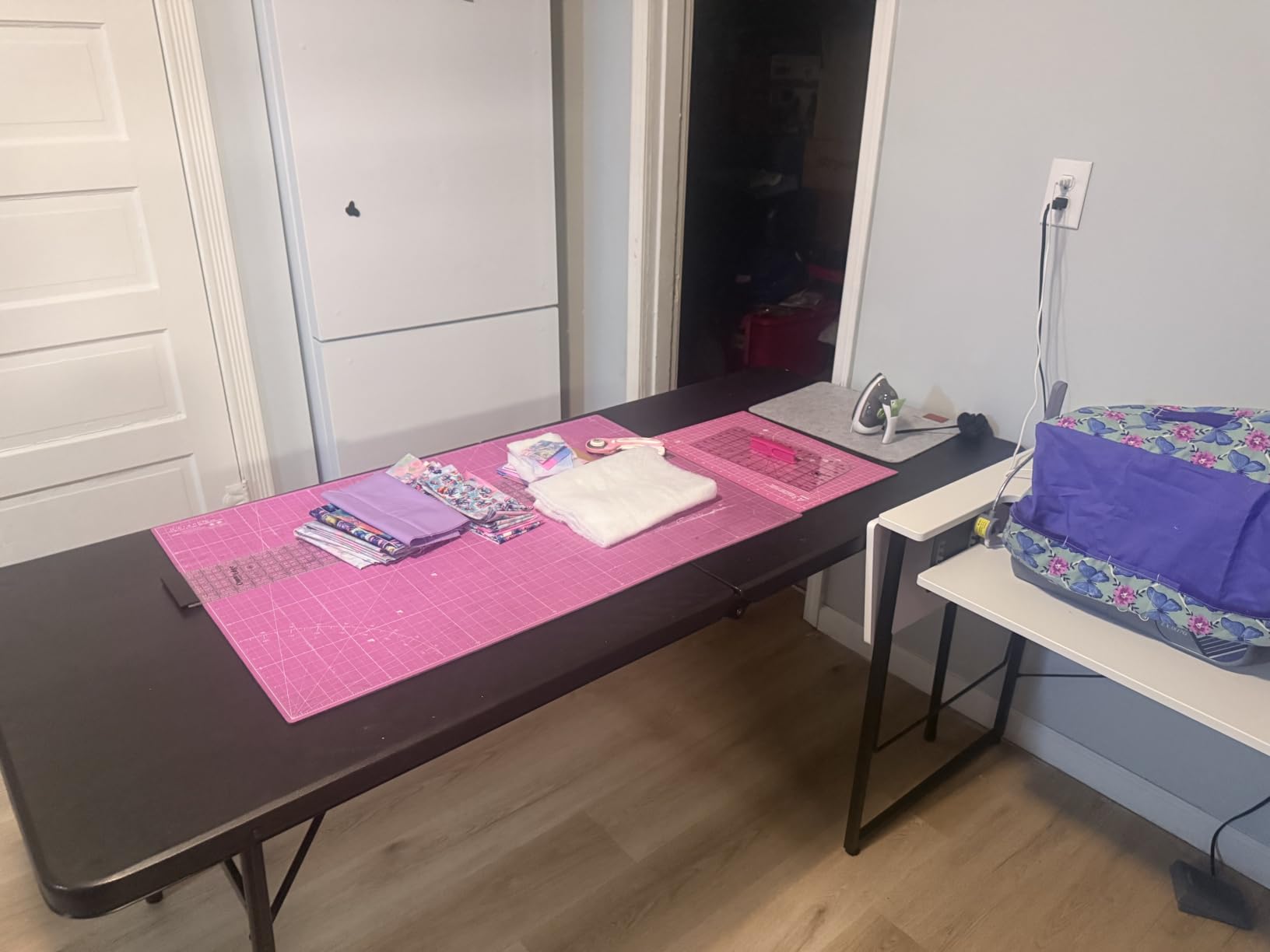 VEVOR Sewing Table, Multipurpose Sewing Machine Table with Foldable Side Shelf, Adjustable Shelf, Steel Legs, Computer Desk for Home, Fashion Studio, Art Studio, Educational Institution, White customer photo 2