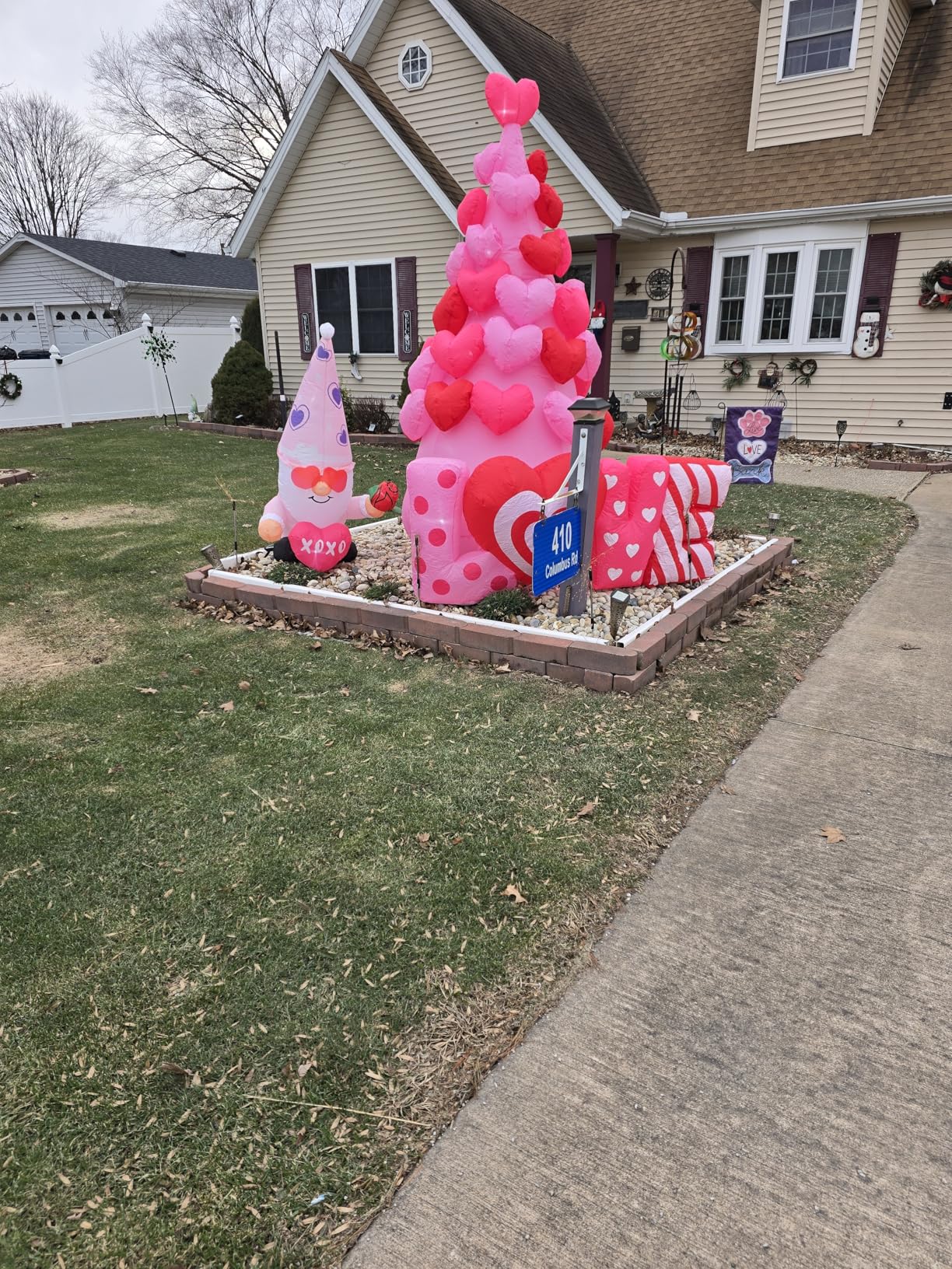 8FT Valentine Inflatables Outdoor Decorations, Inflatable Heart Tree with Light Valentines Day Blow Up Love Decor for Outside Yard customer photo 2