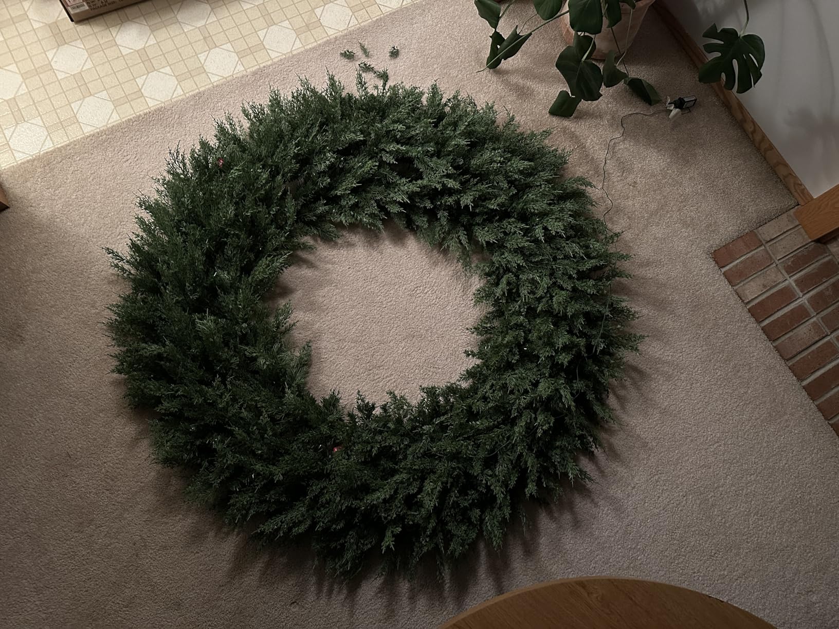 Best Choice Products Pre-Lit Cedar Cypress Christmas Wreath w/Twinkling LEDs, 36in Realistic Large Indoor/Outdoor Holiday Decor for Door, Plug-in customer photo 1