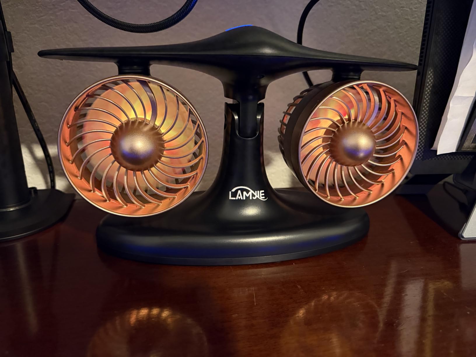 Jet Engine Desk Fan -18-Hour Runtime Battery Operated Fan Turbo fan, USB-C Rechargeable Table Fan, High-End Aviation Turbine Office Decor, Luxury Gift Box for Men, Dad, Pilots, Tech Lovers customer photo 1