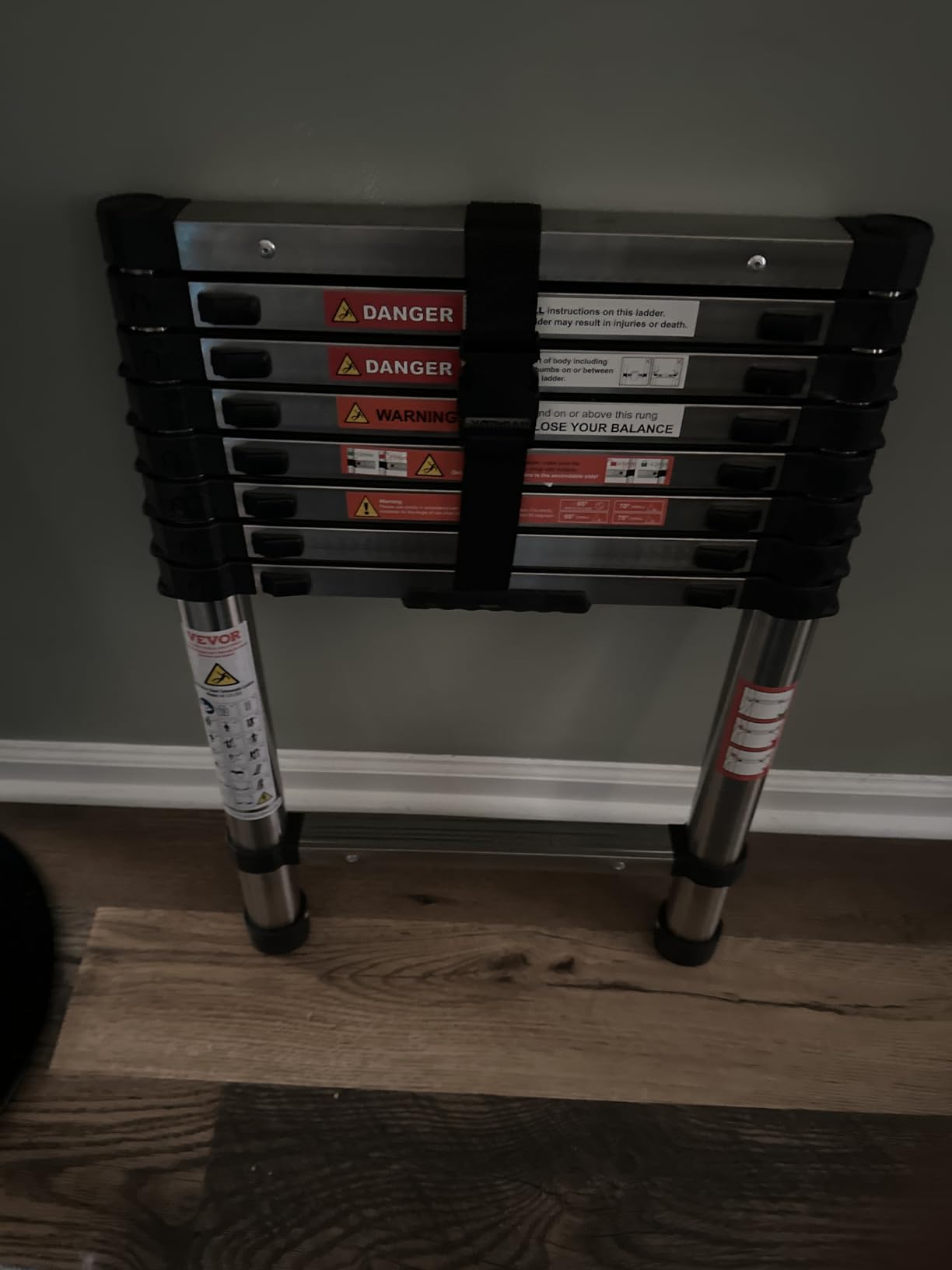 VEVOR 12.5ft Telescoping Ladder, Aluminum Lightweight Multi-Purpose Collapsible Extension, One-Touch Retraction Ladder, Heavy Duty 330LBS Max Capacity with Non-Slip Feet, for Home, Outdoor Work, Loft customer photo 2