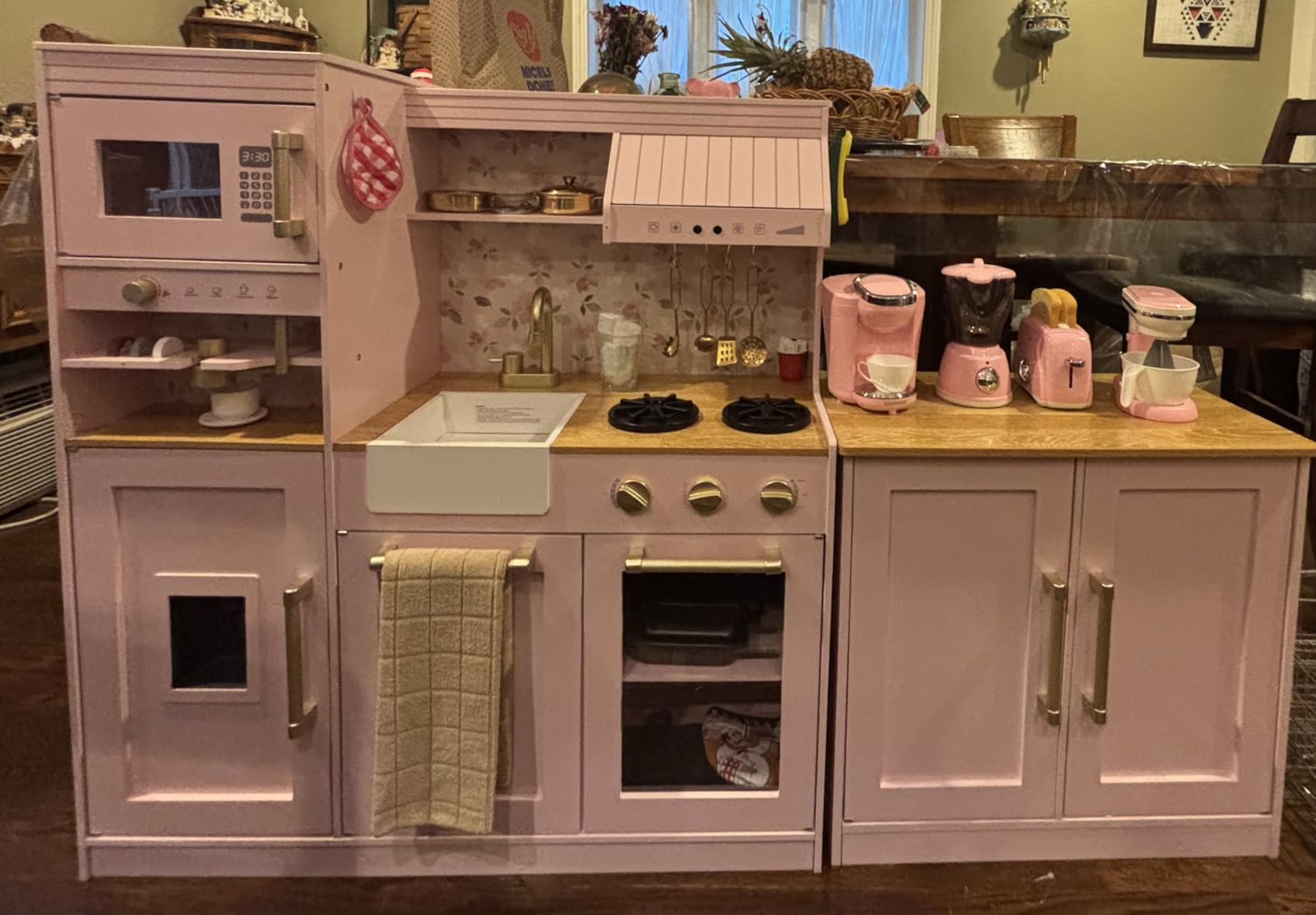 Best Choice Products Pretend Play Kitchen for Kids, Interactive Wooden Toddler Playset with Island, Espresso Machine, 17 Accessories - White customer photo 1