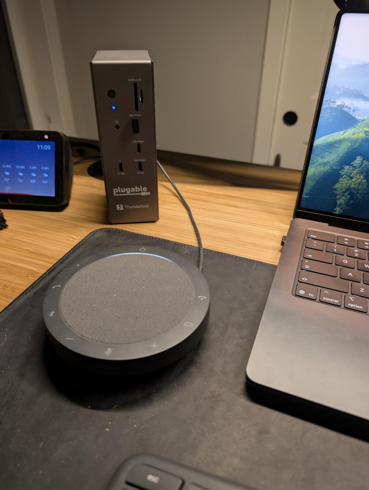 Plugable Thunderbolt 5 Dock: 16-in-1, Dual HDMI 2.1 Up to 8K 60Hz / 4K 144Hz, 140W Laptop Charging, 2.5GbE, Fanless, Driverless TAA Compliant Docking Station for MacBook Pro/Air & Windows (TBT-UDH2) customer photo 2
