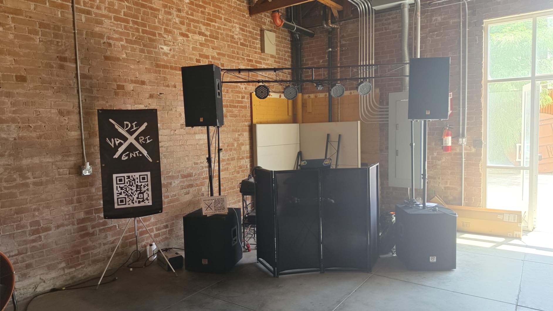 Goplus DJ Light Stand, Lighting Truss System with 12 Lights Hold 110LBS Capacity, 10-Level Adjustable Heights, 2 Folding Tripods, Metal Stage Lighting Stand for Audio Stage (Lights not Included) customer photo 1