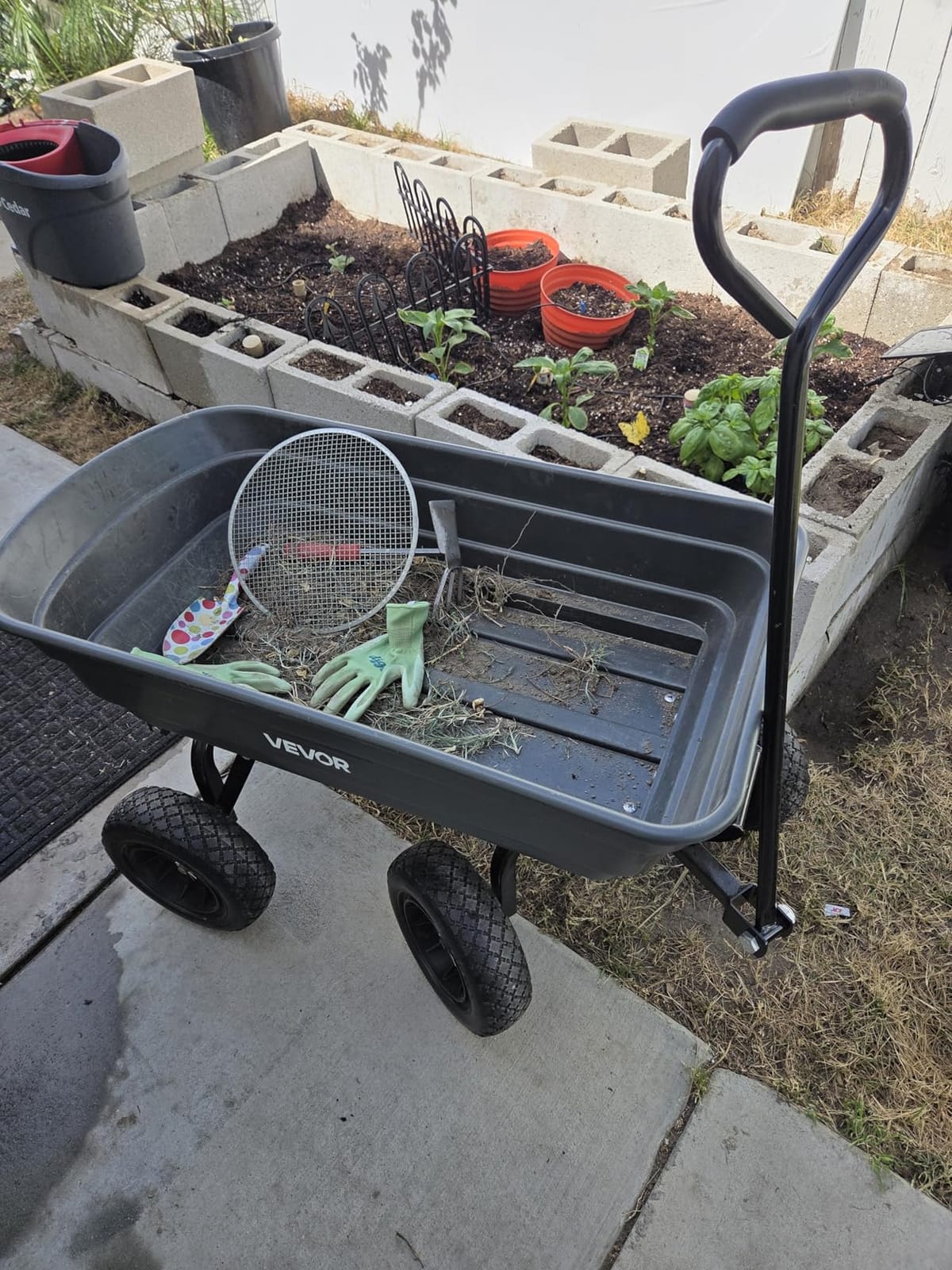 VEVOR 10 Cu.Ft 1200LBS Poly Garden Cart Dump Wagon, Heavy Duty Wheelbarrow with Convertible Handle and 13