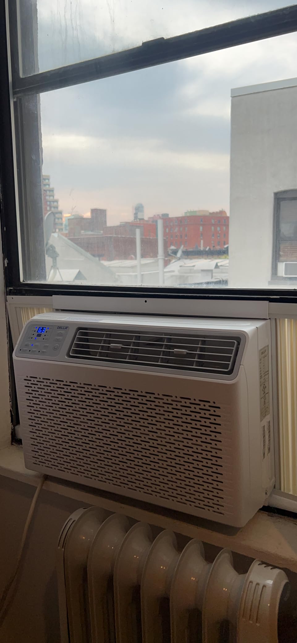 DELLA 5000 BTU Smart Window Air Conditioner, Works with Alexa and WiFi, Fan, Cools up to 150 Sq. Ft, Small Room AC Unit with GEO Location, Remote Control, Dehumidifier, Eco, Easy Install customer photo 1