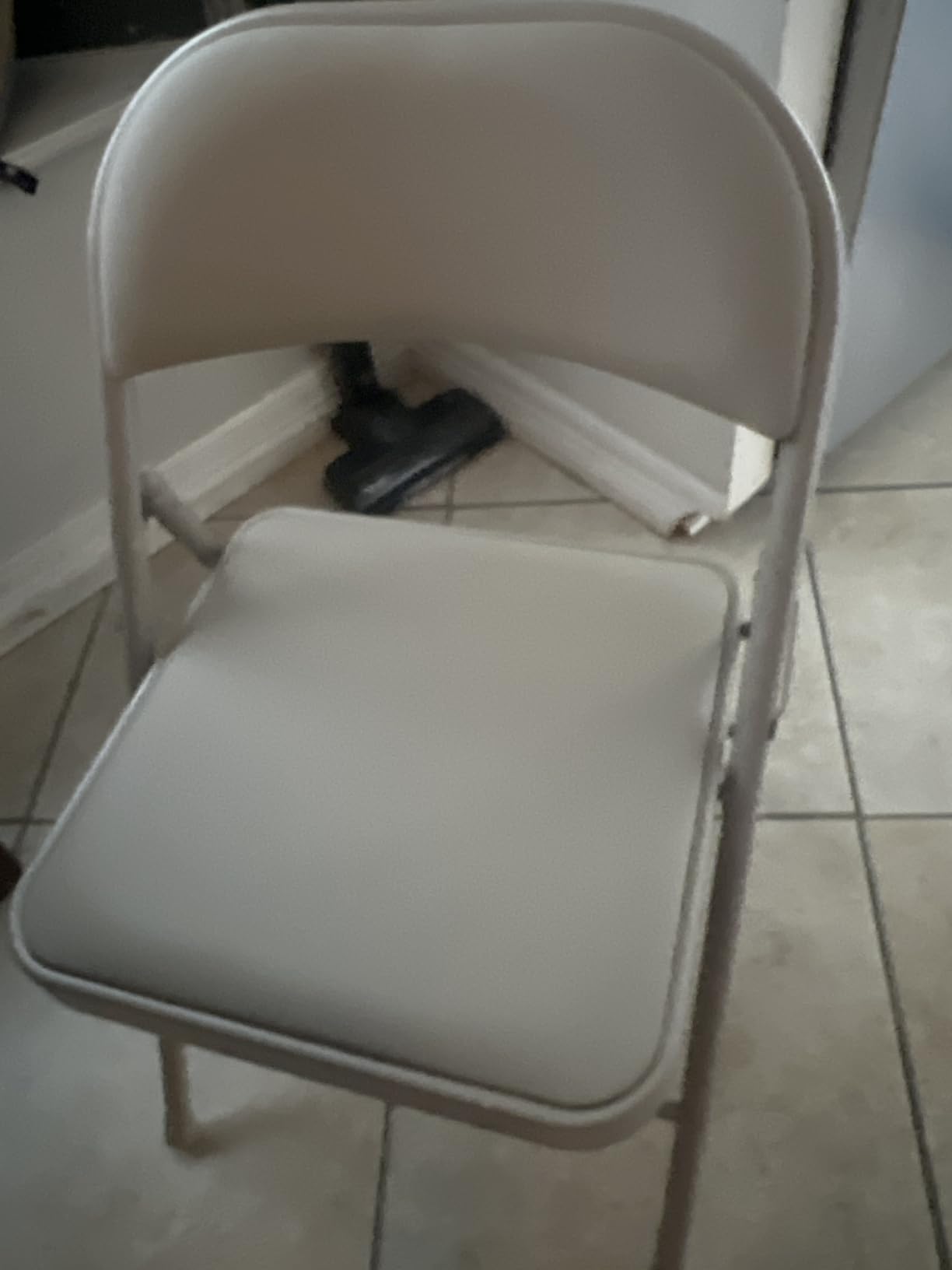 Folding Chairs 8 Pack, PU Leather Padded Folding Chairs for Outside and Indoor, Heavy Duty Portable Foldable Metal Commercial Seat for Home Office, Dorm, Party, Backyard, Lawn, Patio, White customer photo 2