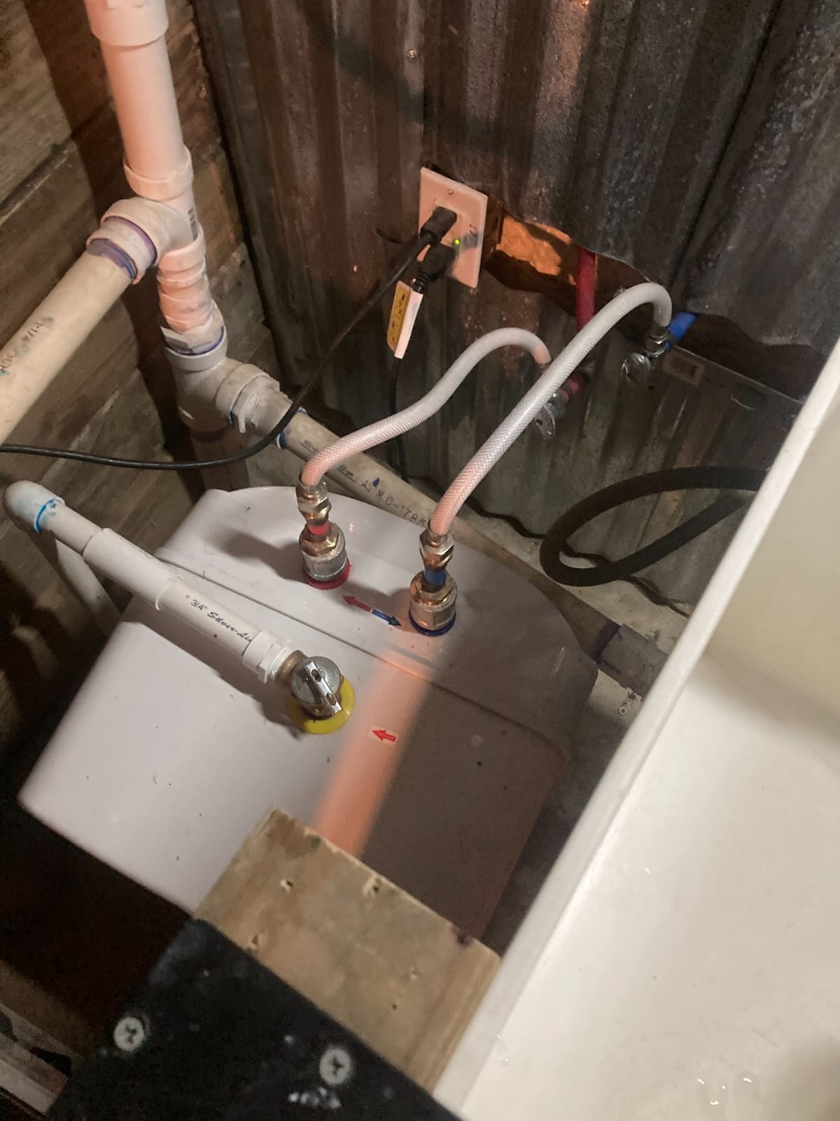 CAMPLUX Tankless Water Heater Electric 6kW at 240 Volts, Point of Use Instant Hot Water Heater CSA Approved with Temperature Display, Under Sink Self Modulating Technology, White customer photo 1