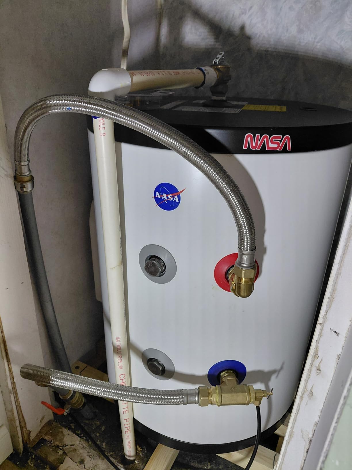 CAMPLUX Tankless Water Heater Electric 6kW at 240 Volts, Point of Use Instant Hot Water Heater CSA Approved with Temperature Display, Under Sink Self Modulating Technology, White customer photo 2