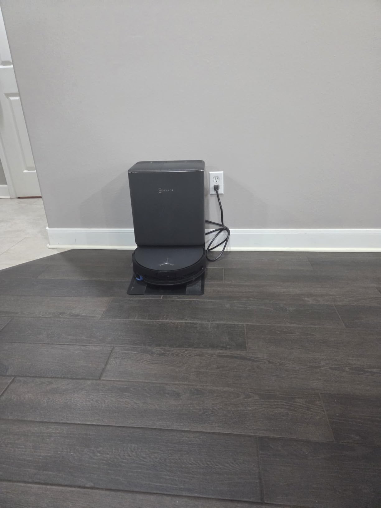 DEEBOT T80S Omni Robot Vacuum and Mop, 24800Pa Suction, 2026 New | TruEdge Instant Self-Cleaning OZMO Roller, Triple Lift Carpet Care, ZeroTangle, Hands-Free Station, AI Obstacle Avoidance customer photo 2