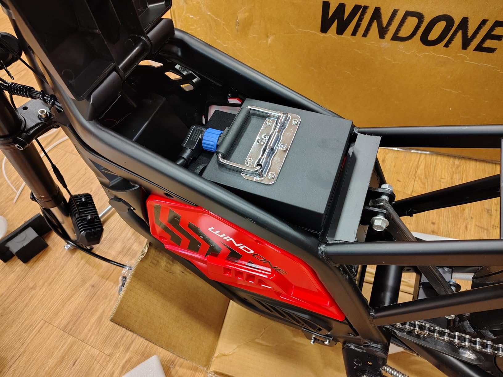 Windone RS5 Electric Dirt Bike for Teens & Adults (13+), Up to 37 MPH | 45 Miles Range, 2200W Peak Motor, 14