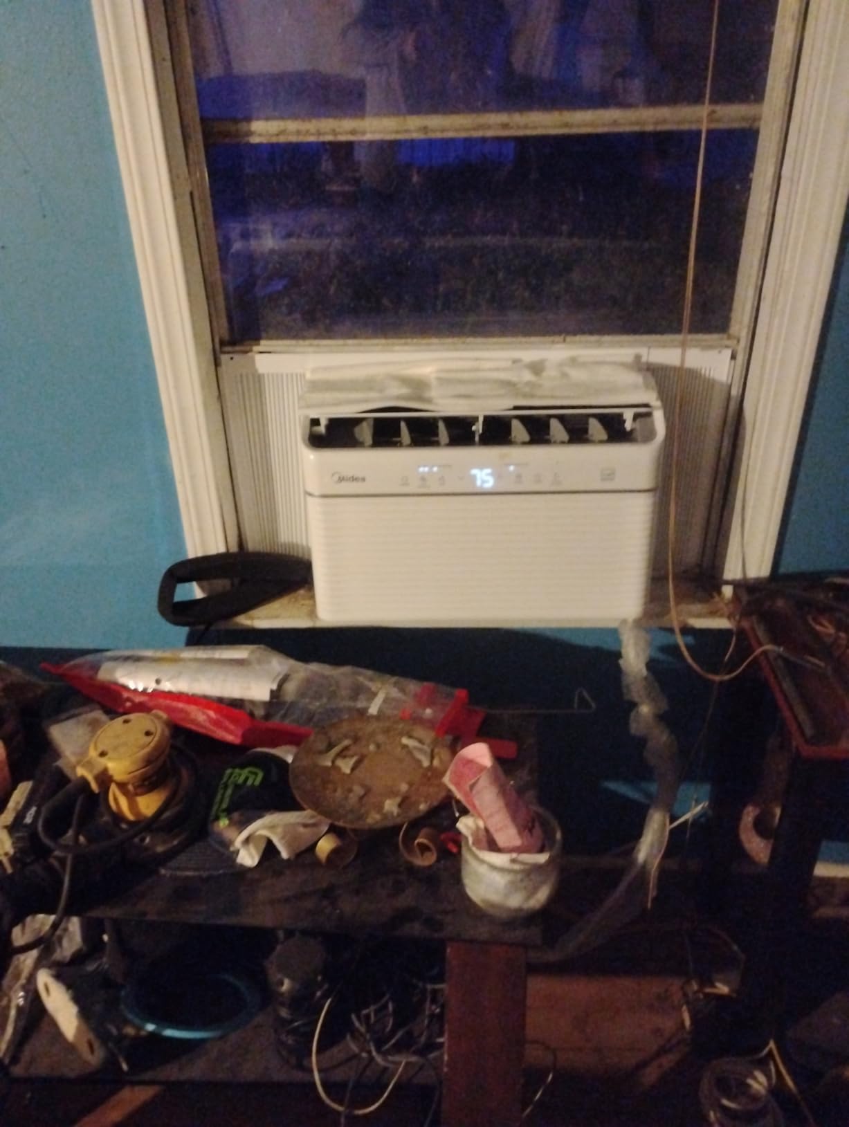 Midea 12,000 BTU Window Air Conditioner with Heat, 550 Sq Ft | Smart Inverter Control, Energy Star Rated, Quiet Operation, Electronic Control, Remote, Heat and Dehumidifier Function customer photo 1